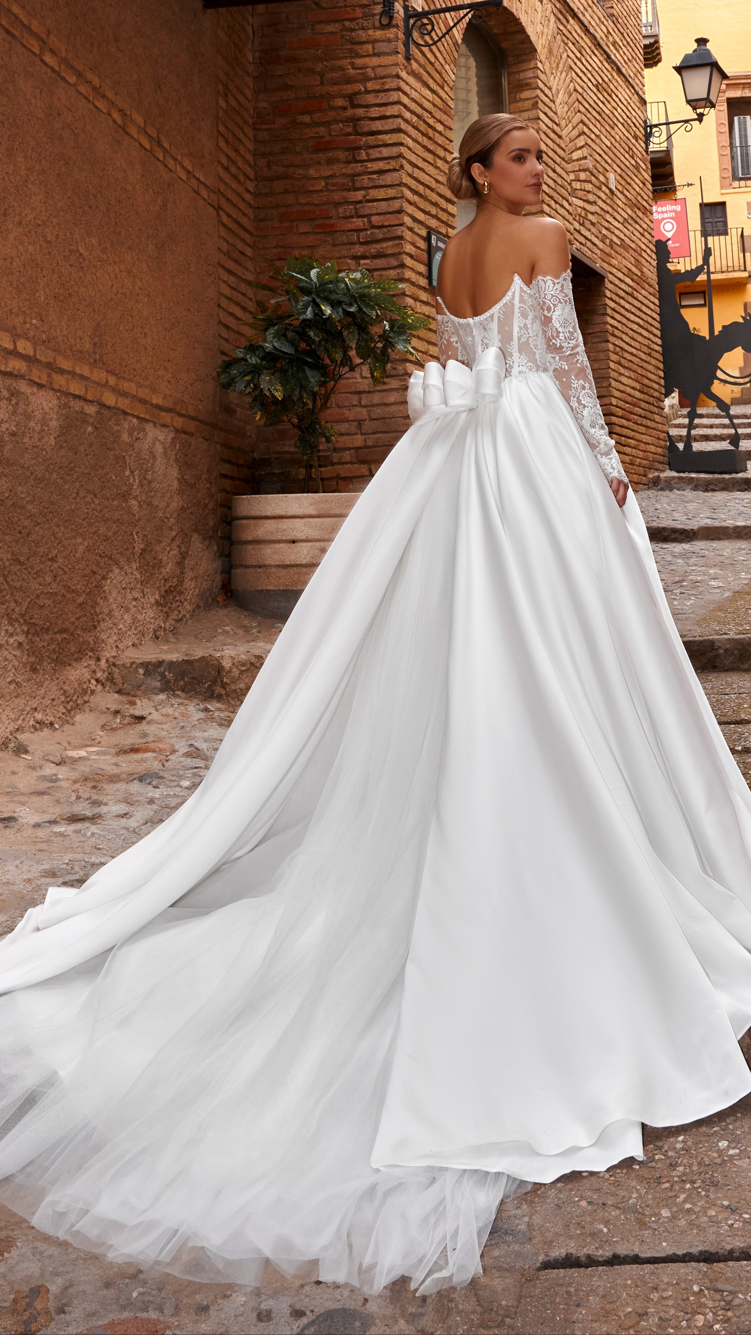 ForLove-Bridal-Top-Wedding-Dress-Bridal-Gowns-Los-Angeles-Galia-Lahav-Pronovias-Berta-Sima-Elysee-Enzoani-liz-martinez-Randy-Fenoli-calla-blanche-Essence-of-Australia-martina-liana-Anne-Barge-Muse-Sophia-Tolli-Oksana-Mukha-Dovita