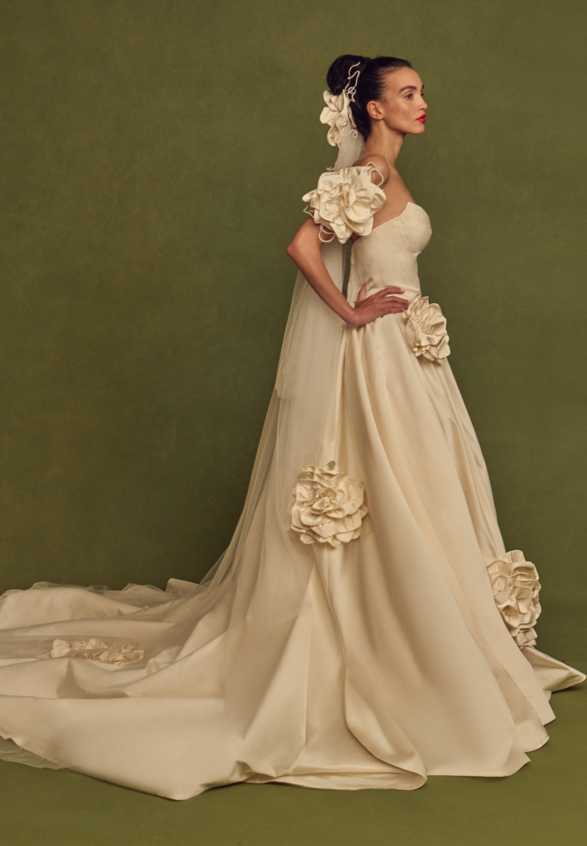 Wedding_Dress_Bridal_Gown_veil_Accessories_Los_Angeles_ForLove_Bridal-Monique-Lhuillier-pallas-Sima-Couture-Elysee-Vivienne-Westwood- Dana-Harel-Milla-Nova-La-Premiere-privee-loho-cinq-Sophia-Tolli-ines-di-santo-leah-da-gloria-rivini-oscar-de-la-renta-ysa-makino-eden-aharon-Mariana-Hardwick-Oksana-Mukha-Couture-Dana-Harel-Kyha-Nicole-Felicia-Enzoani-bridal-veils-best-bridal-store-in-los-angeles-enzoani-vera-wang-sarah-seven-Grace-Loves-Lace-lovely-bride-lilis-rachel-&-rose-liz-martinez-Dovita-bridal-minis
