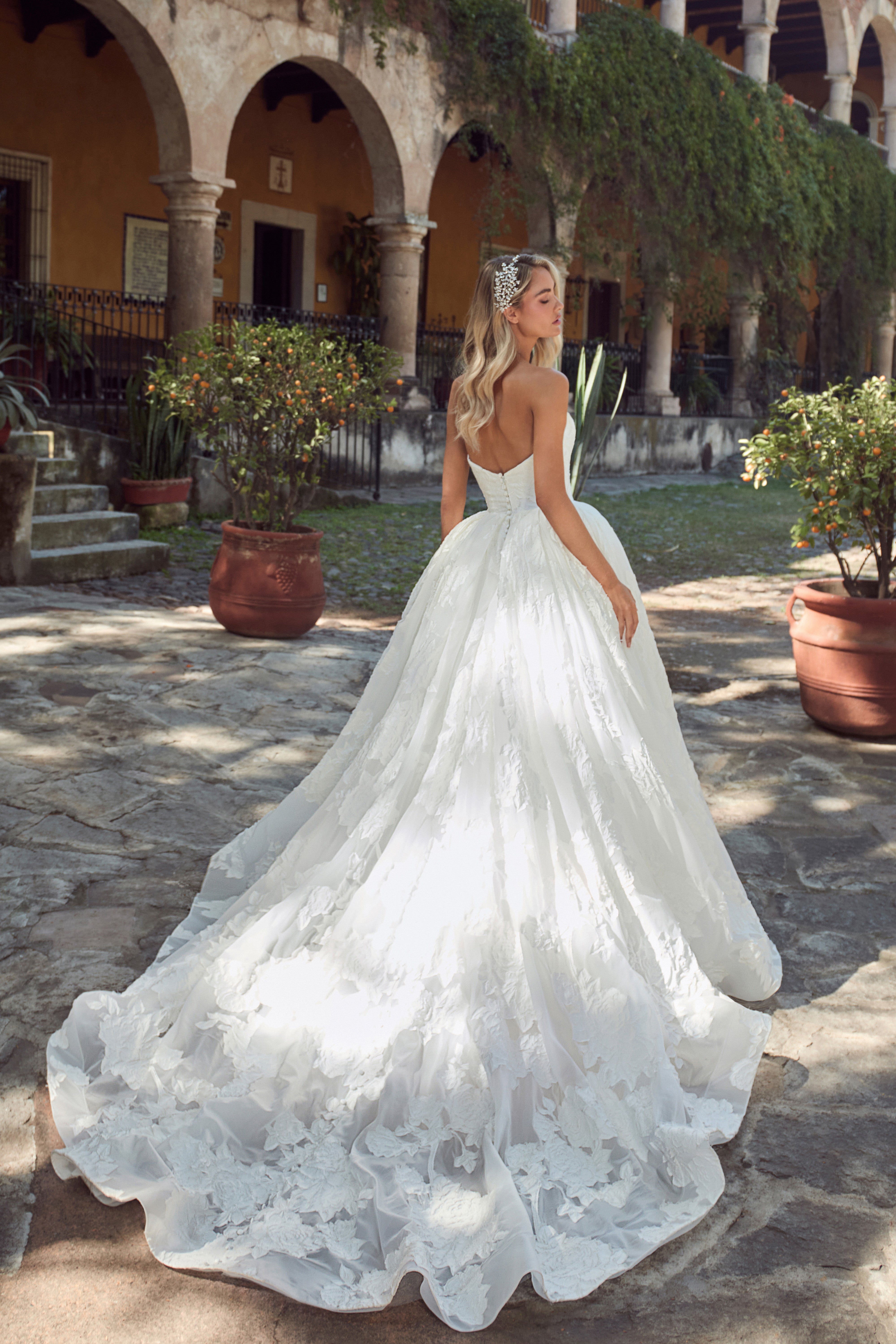 Wedding_Dress_Bridal_Gown_Accessories_Top_Los_Angeles_ForLove_Bridal-Sima-Couture-Elysee-Bridal-Collective-La-Premiere-Randy-Fenoli-Inbal-Dror-Anne-Barge-Berta-Muse-Sophia-Tolli-Mariana-Hardwick-Oksana-Mukha-Dovita-Plunge-Neckline-Sparkle-Multi-Layer-Tulle-Skirt-Aline-Couture-