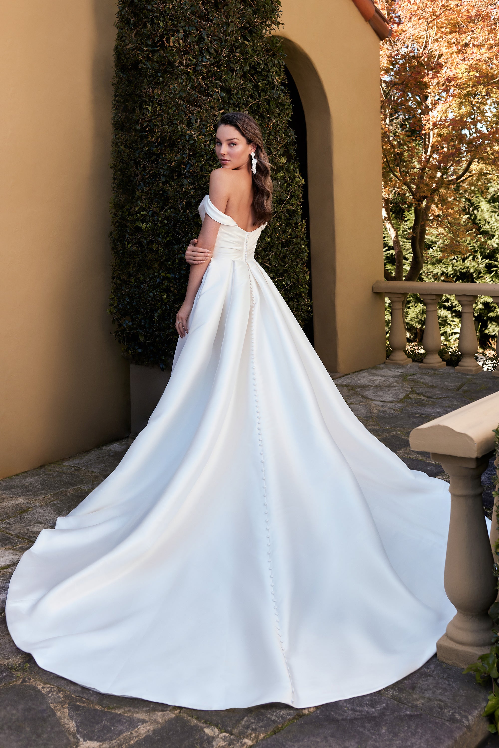 Wedding_Dress_Bridal_Gown_Accessories_Top_Los_Angeles_ForLove_Bridal-Sima-Couture-Elysee-Bridal-Collective-La-Premiere-Randy-Fenoli-Inbal-Dror-Anne-Barge-Berta-Muse-Sophia-Tolli-Mariana-Hardwick-Oksana-Mukha-Dovita-Plunge-Neckline-Sparkle-Multi-Layer-Tulle-Skirt-Aline-Couture-