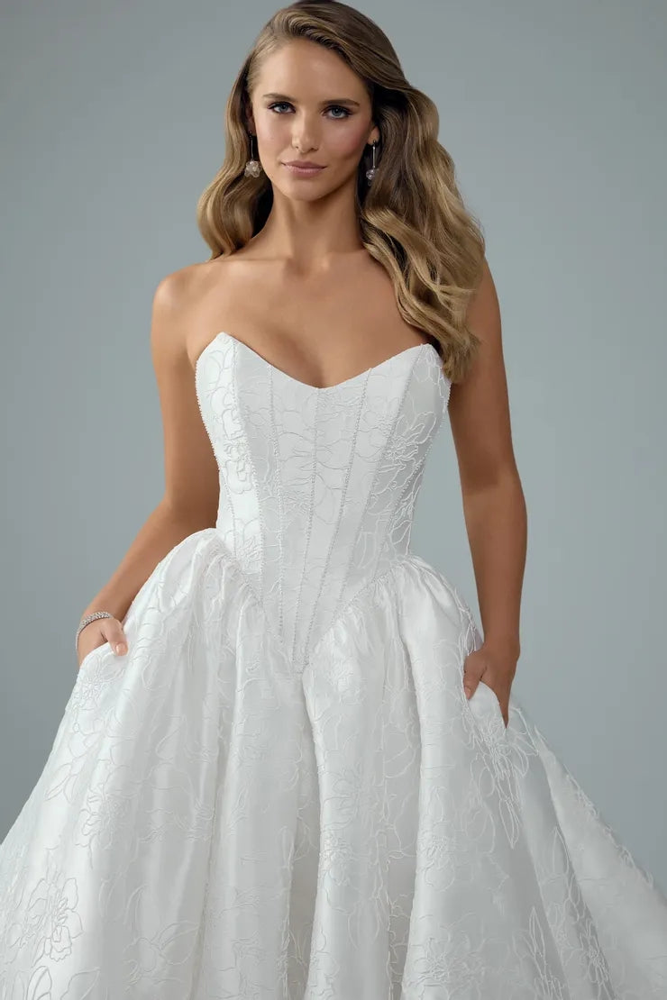 Wedding_Dress_Bridal_Gown_veil_Accessories_Los_Angeles_ForLove_Bridal-Monique-Lhuillier-pallas-Sima-Couture-Elysee-Vivienne-Westwood- Dana-Harel-Milla-Nova-La-Premiere-privee-Muse-cinq-Sophia-Tolli-ines-di-santo-leah-da-gloria-rivini-oscar-de-la-renta-ysa-makino-eden-aharon-Mariana-Hardwick-Oksana-Mukha-Couture-Dana-Harel-Kyha-Nicole-Felicia-Enzoani-bridal-veils-best-bridal-store-in-los-angeles-enzoani-vera-wang-sarah-seven-Grace-Loves-Lace-lovely-bride-lilis-rachel-&-rose-liz-martinez-Dovita-bridal-minis