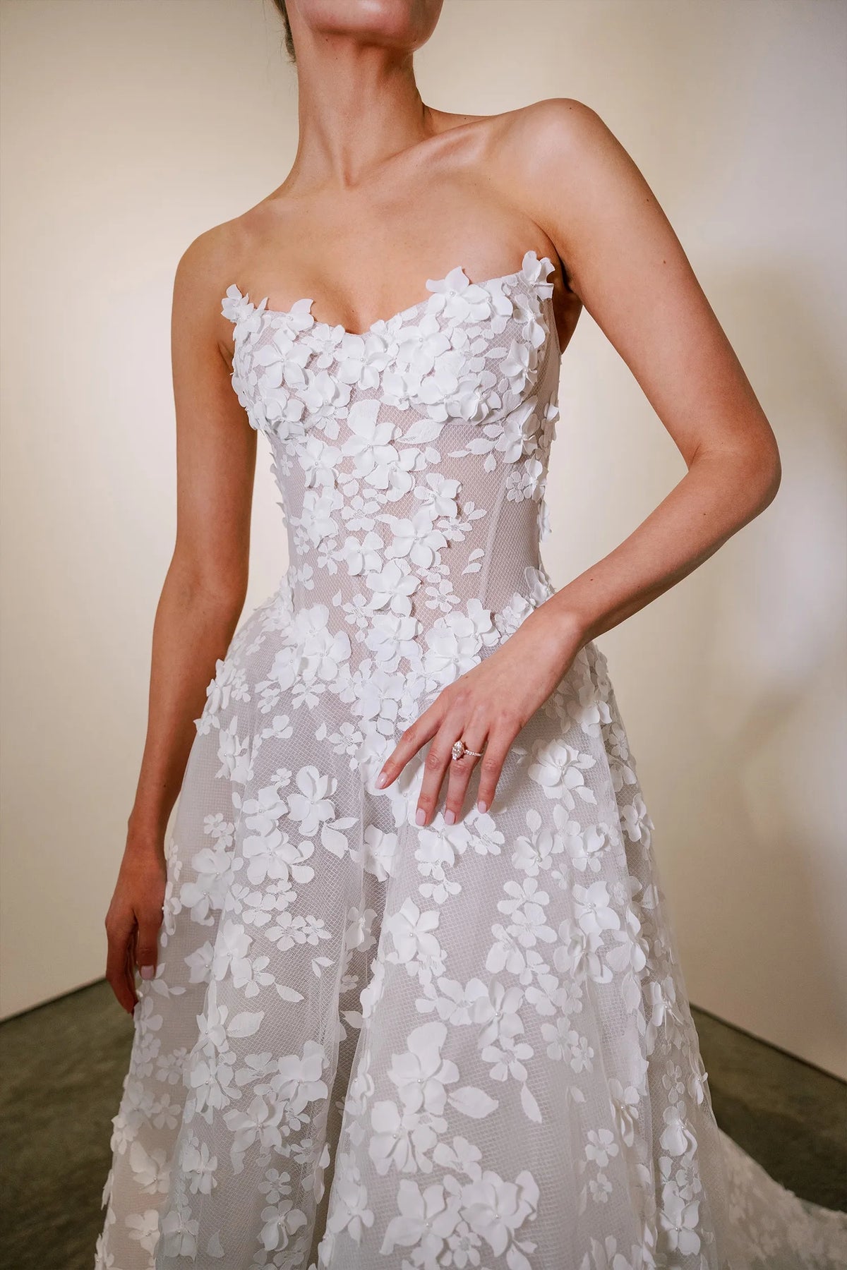 Wedding_Dress_Bridal_Gown_veil_Accessories_Los_Angeles_ForLove_Bridal-Monique-Lhuillier-pallas-Sima-Couture-Elysee-Vivienne-Westwood- Dana-Harel-Milla-Nova-La-Premiere-privee-loho-cinq-Sophia-Tolli-ines-di-santo-leah-da-gloria-rivini-oscar-de-la-renta-ysa-makino-eden-aharon-Mariana-Hardwick-Oksana-Mukha-Couture-Dana-Harel-Kyha-Nicole-Felicia-Enzoani-bridal-veils-best-bridal-store-in-los-angeles-enzoani-vera-wang-sarah-seven-Grace-Loves-Lace-lovely-bride-lilis-rachel-&-rose-liz-martinez-Dovita-bridal-minis