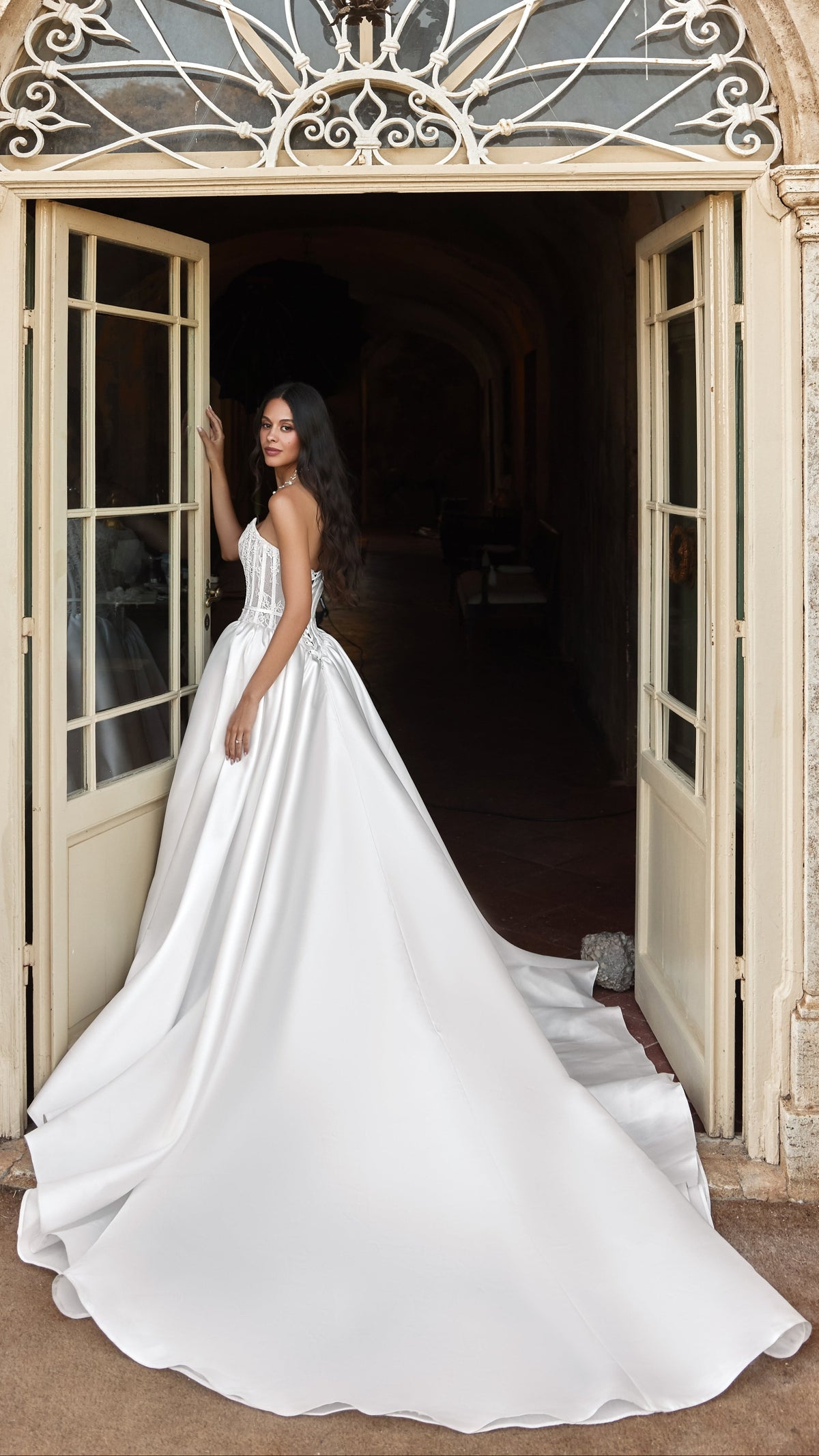 Wedding_Dress_Bridal_Gown_veil_Accessories_Los_Angeles_ForLove_Bridal-Monique-Lhuillier-pallas-Sima-Couture-Elysee-Vivienne-Westwood- Dana-Harel-Milla-Nova-La-Premiere-privee-Muse-cinq-Sophia-Tolli-ines-di-santo-leah-da-gloria-rivini-oscar-de-la-renta-ysa-makino-eden-aharon-Mariana-Hardwick-Oksana-Mukha-Couture-Dana-Harel-Kyha-Nicole-Felicia-Enzoani-bridal-veils-best-bridal-store-in-los-angeles-enzoani-vera-wang-sarah-seven-Grace-Loves-Lace-lovely-bride-lilis-rachel-&-rose-liz-martinez-Dovita-bridal-minis