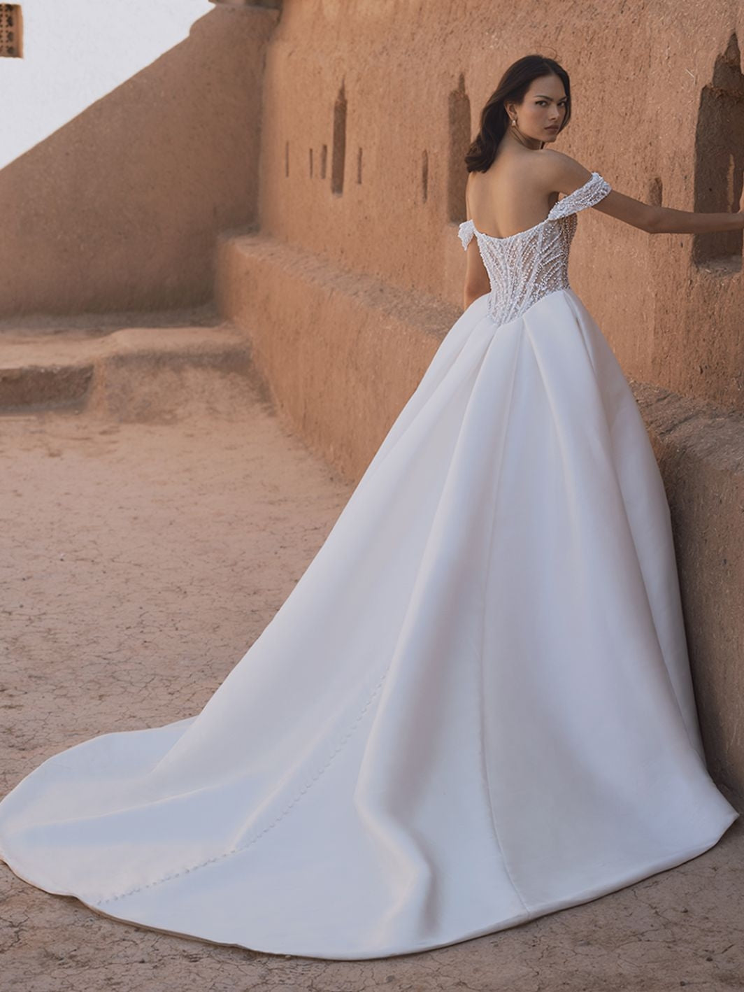 Wedding_Dress_Bridal_Gown_veil_Accessories_Los_Angeles_ForLove_Bridal-Monique-Lhuillier-pallas-Sima-Couture-Elysee-Vivienne-Westwood- Dana-Harel-Milla-Nova-La-Premiere-privee-loho-cinq-Sophia-Tolli-ines-di-santo-leah-da-gloria-rivini-oscar-de-la-renta-ysa-makino-eden-aharon-Mariana-Hardwick-Oksana-Mukha-Couture-Dana-Harel-Kyha-Nicole-Felicia-Enzoani-bridal-veils-best-bridal-store-in-los-angeles-enzoani-vera-wang-sarah-seven-Grace-Loves-Lace-lovely-bride-lilis-rachel-&-rose-liz-martinez-Dovita-bridal-minis
