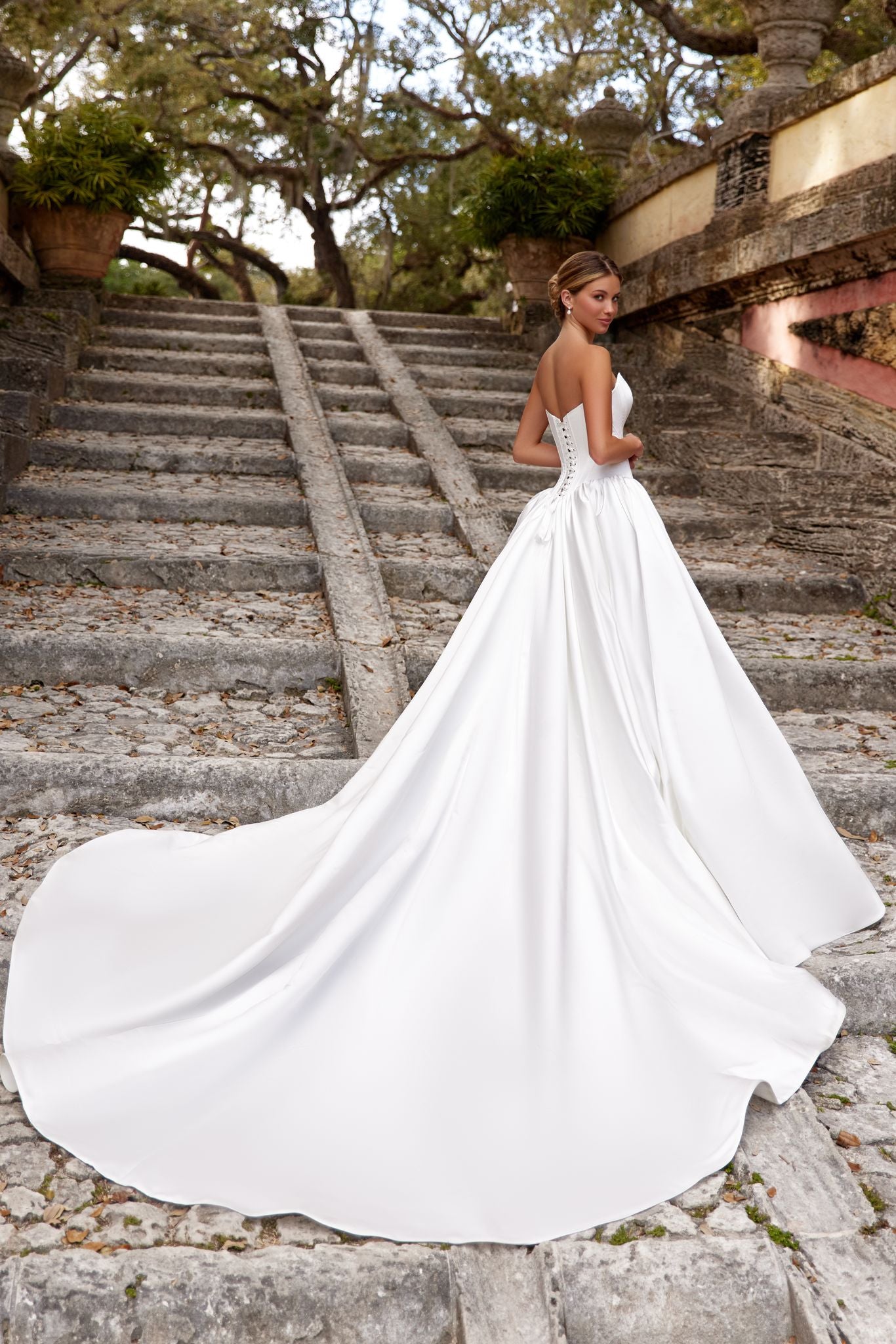 Wedding_Dress_Bridal_Gown_veil_Accessories_Los_Angeles_ForLove_Bridal-Monique-Lhuillier-pallas-Sima-Couture-Elysee-Vivienne-Westwood- Dana-Harel-Milla-Nova-La-Premiere-privee-loho-cinq-Sophia-Tolli-ines-di-santo-leah-da-gloria-rivini-oscar-de-la-renta-ysa-makino-eden-aharon-Mariana-Hardwick-Oksana-Mukha-Couture-Dana-Harel-Kyha-Nicole-Felicia-Enzoani-bridal-veils-best-bridal-store-in-los-angeles-enzoani-vera-wang-sarah-seven-Grace-Loves-Lace-lovely-bride-lilis-rachel-&-rose-liz-martinez-Dovita-bridal-minis
