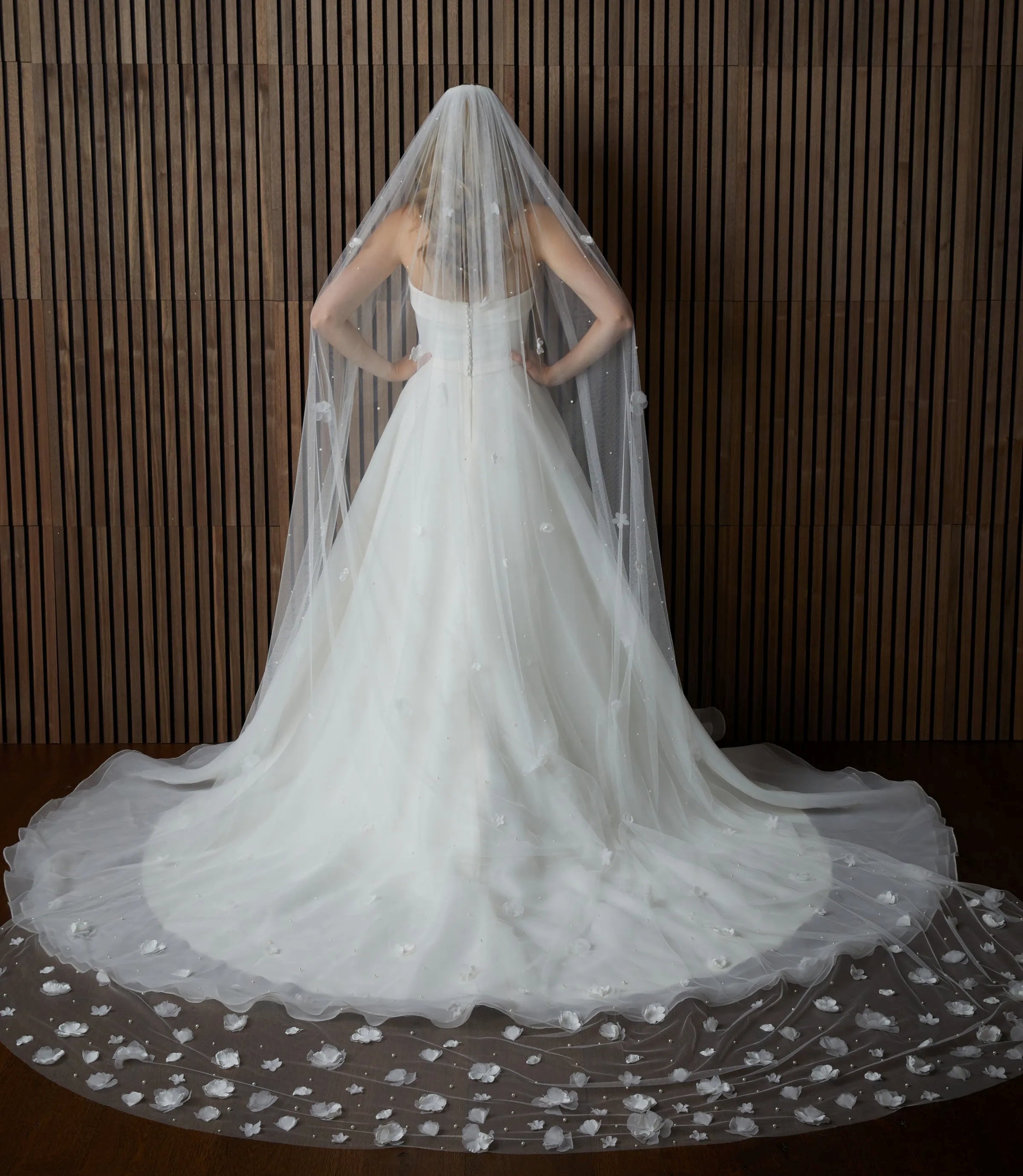 Wedding_Dress_Bridal_Gown_veil_Accessories_Los_Angeles_ForLove_Bridal-Monique-Lhuillier-pallas-Sima-Couture-Elysee-Vivienne-Westwood- Dana-Harel-Milla-Nova-La-Premiere-privee-loho-cinq-Sophia-Tolli-ines-di-santo-leah-da-gloria-rivini-oscar-de-la-renta-ysa-makino-eden-aharon-Mariana-Hardwick-Oksana-Mukha-Couture-Dana-Harel-Kyha-Nicole-Felicia-Enzoani-bridal-veils-best-bridal-store-in-los-angeles-enzoani-vera-wang-sarah-seven-Grace-Loves-Lace-lovely-bride-lilis-rachel-&-rose-liz-martinez-Dovita-bridal-minis