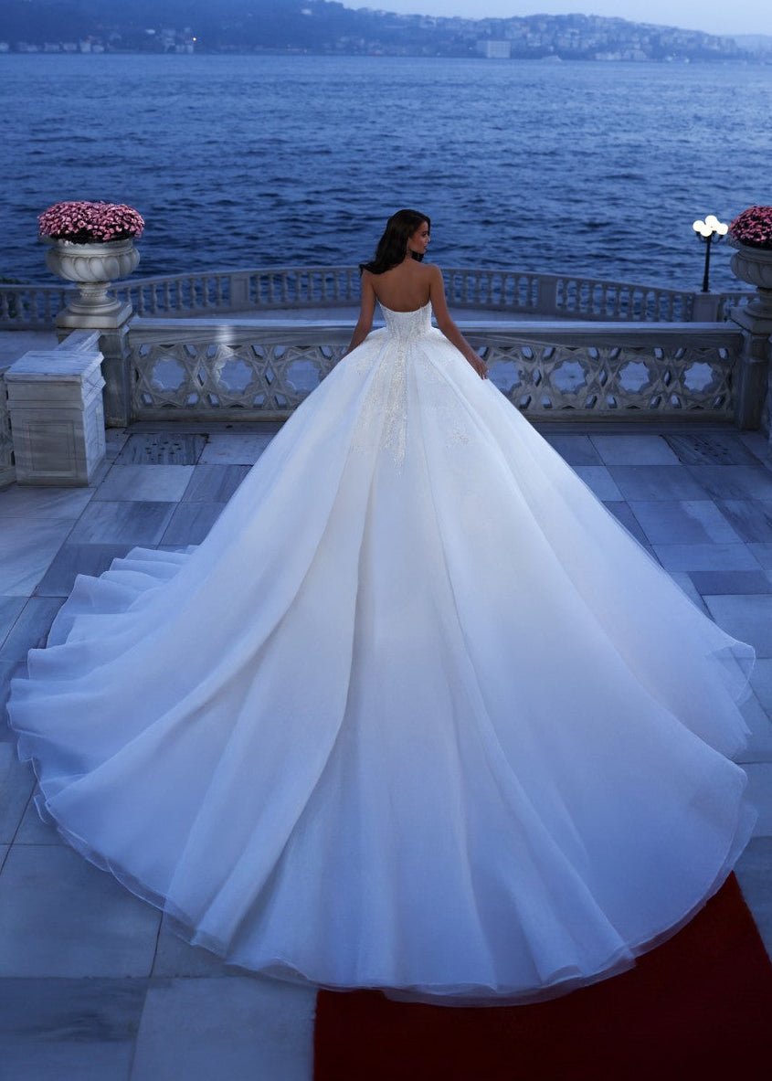 Wedding_Dress_Bridal_Gown_veil_Accessories_Los_Angeles_ForLove_Bridal-Monique-Lhuillier-pallas-Sima-Couture-Elysee-Vivienne-Westwood- Dana-Harel-Milla-Nova-La-Premiere-privee-loho-cinq-Sophia-Tolli-ines-di-santo-leah-da-gloria-rivini-oscar-de-la-renta-ysa-makino-eden-aharon-Mariana-Hardwick-Oksana-Mukha-Couture-Dana-Harel-Kyha-Nicole-Felicia-Enzoani-bridal-veils-best-bridal-store-in-los-angeles-enzoani-vera-wang-sarah-seven-Grace-Loves-Lace-lovely-bride-lilis-rachel-&-rose-liz-martinez-Dovita-bridal-minis