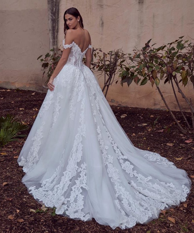 Wedding_Dress_Bridal_Gown_veil_Accessories_Los_Angeles_ForLove_Bridal-Monique-Lhuillier-pallas-Sima-Couture-Elysee-Vivienne-Westwood- Dana-Harel-Milla-Nova-La-Premiere-privee-loho-cinq-Sophia-Tolli-ines-di-santo-leah-da-gloria-rivini-oscar-de-la-renta-ysa-makino-eden-aharon-Mariana-Hardwick-Oksana-Mukha-Couture-Dana-Harel-Kyha-Nicole-Felicia-Enzoani-bridal-veils-best-bridal-store-in-los-angeles-enzoani-vera-wang-sarah-seven-Grace-Loves-Lace-lovely-bride-lilis-rachel-&-rose-liz-martinez-Dovita-bridal-minis