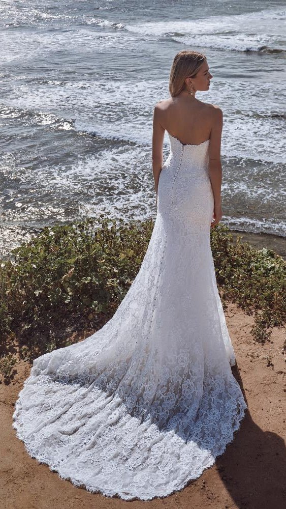 Wedding_Dress_Bridal_Gown_veil_Accessories_Los_Angeles_ForLove_Bridal-Monique-Lhuillier-pallas-Sima-Couture-Elysee-Vivienne-Westwood- Dana-Harel-Milla-Nova-La-Premiere-privee-loho-cinq-Sophia-Tolli-ines-di-santo-leah-da-gloria-rivini-oscar-de-la-renta-ysa-makino-eden-aharon-Mariana-Hardwick-Oksana-Mukha-Couture-Dana-Harel-Kyha-Nicole-Felicia-Enzoani-bridal-veils-best-bridal-store-in-los-angeles-enzoani-vera-wang-sarah-seven-Grace-Loves-Lace-lovely-bride-lilis-rachel-&-rose-liz-martinez-Dovita-bridal-minis