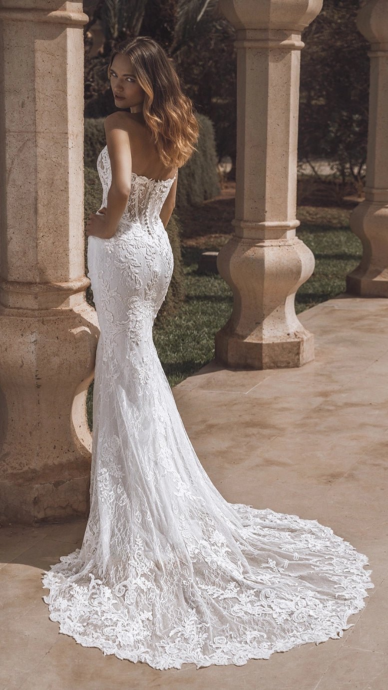 Wedding_Dress_Bridal_Gown_veil_Accessories_Los_Angeles_ForLove_Bridal-Monique-Lhuillier-pallas-Sima-Couture-Elysee-Vivienne-Westwood- Dana-Harel-Milla-Nova-La-Premiere-privee-loho-cinq-Sophia-Tolli-ines-di-santo-leah-da-gloria-rivini-oscar-de-la-renta-ysa-makino-eden-aharon-Mariana-Hardwick-Oksana-Mukha-Couture-Dana-Harel-Kyha-Nicole-Felicia-Enzoani-bridal-veils-best-bridal-store-in-los-angeles-enzoani-vera-wang-sarah-seven-Grace-Loves-Lace-lovely-bride-lilis-rachel-&-rose-liz-martinez-Dovita-bridal-minis