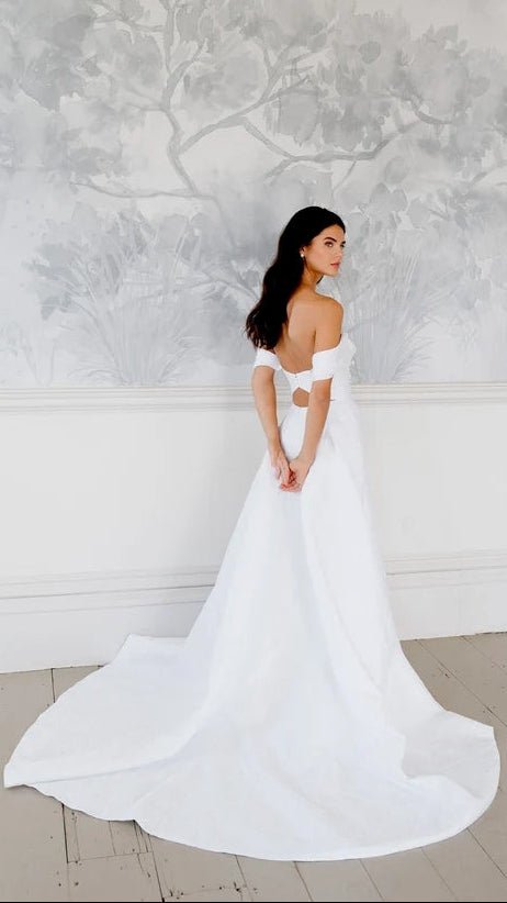 Wedding_Dress_Bridal_Gown_veil_Accessories_Los_Angeles_ForLove_Bridal-Monique-Lhuillier-pallas-Sima-Couture-Elysee-Vivienne-Westwood- Dana-Harel-Milla-Nova-La-Premiere-privee-loho-cinq-Sophia-Tolli-ines-di-santo-leah-da-gloria-rivini-oscar-de-la-renta-ysa-makino-eden-aharon-Mariana-Hardwick-Oksana-Mukha-Couture-Dana-Harel-Kyha-Nicole-Felicia-Enzoani-bridal-veils-best-bridal-store-in-los-angeles-enzoani-vera-wang-sarah-seven-Grace-Loves-Lace-lovely-bride-lilis-rachel-&-rose-liz-martinez-Dovita-bridal-minis