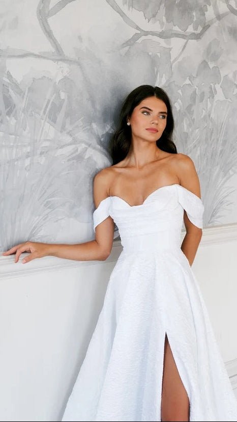 Wedding_Dress_Bridal_Gown_veil_Accessories_Los_Angeles_ForLove_Bridal-Monique-Lhuillier-pallas-Sima-Couture-Elysee-Vivienne-Westwood- Dana-Harel-Milla-Nova-La-Premiere-privee-loho-cinq-Sophia-Tolli-ines-di-santo-leah-da-gloria-rivini-oscar-de-la-renta-ysa-makino-eden-aharon-Mariana-Hardwick-Oksana-Mukha-Couture-Dana-Harel-Kyha-Nicole-Felicia-Enzoani-bridal-veils-best-bridal-store-in-los-angeles-enzoani-vera-wang-sarah-seven-Grace-Loves-Lace-lovely-bride-lilis-rachel-&-rose-liz-martinez-Dovita-bridal-minis