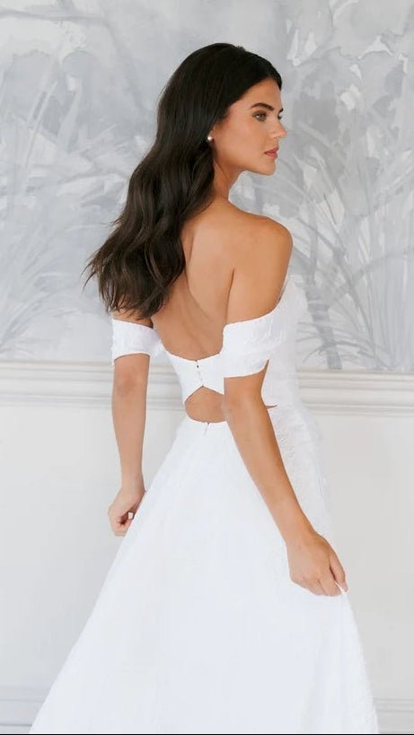 Wedding_Dress_Bridal_Gown_veil_Accessories_Los_Angeles_ForLove_Bridal-Monique-Lhuillier-pallas-Sima-Couture-Elysee-Vivienne-Westwood- Dana-Harel-Milla-Nova-La-Premiere-privee-loho-cinq-Sophia-Tolli-ines-di-santo-leah-da-gloria-rivini-oscar-de-la-renta-ysa-makino-eden-aharon-Mariana-Hardwick-Oksana-Mukha-Couture-Dana-Harel-Kyha-Nicole-Felicia-Enzoani-bridal-veils-best-bridal-store-in-los-angeles-enzoani-vera-wang-sarah-seven-Grace-Loves-Lace-lovely-bride-lilis-rachel-&-rose-liz-martinez-Dovita-bridal-minis