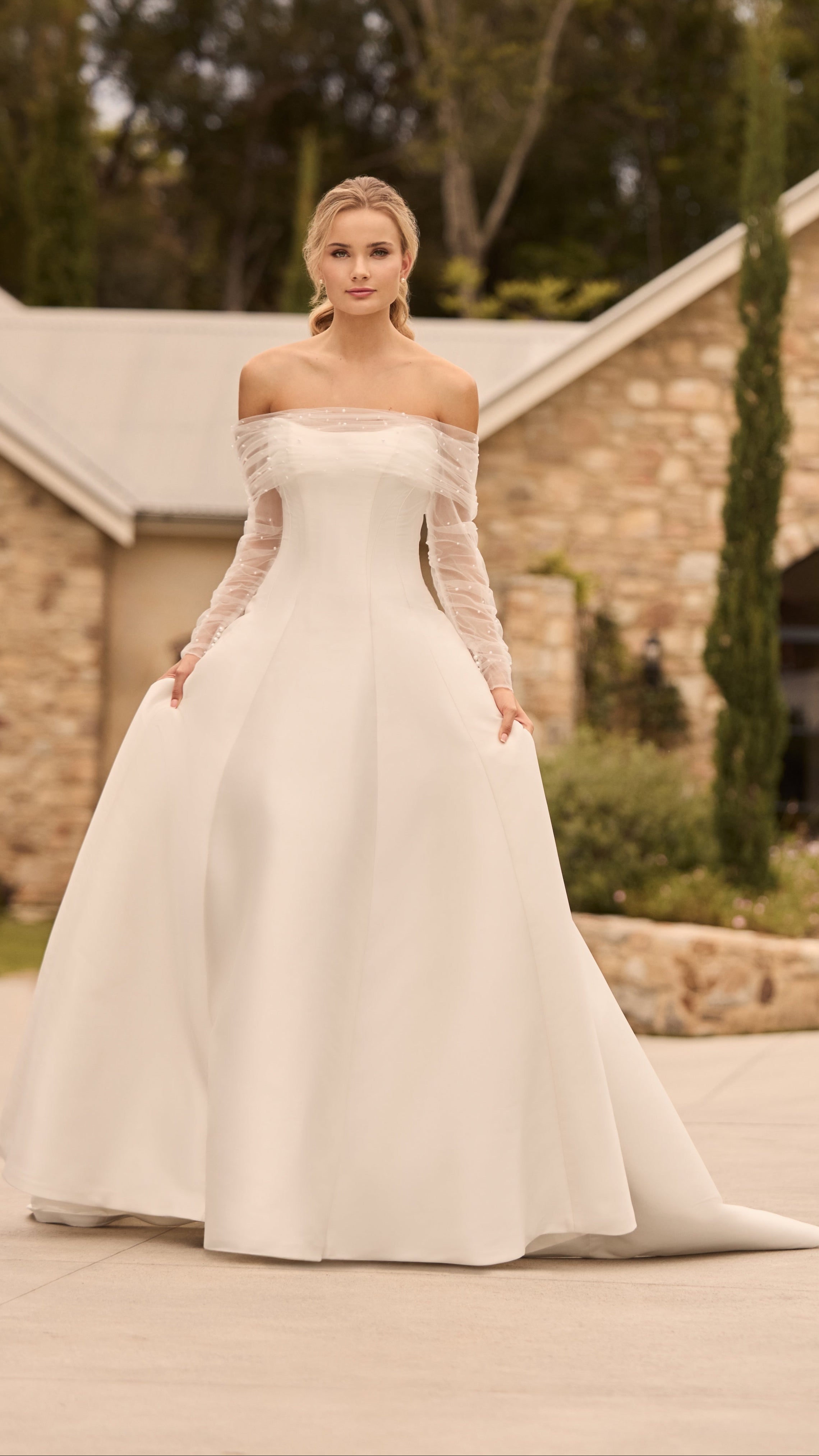 Wedding_Dress_Bridal_Gown_veil_Accessories_Los_Angeles_ForLove_Bridal-Monique-Lhuillier-pallas-Sima-Couture-Elysee-Vivienne-Westwood- Dana-Harel-Milla-Nova-La-Premiere-privee-loho-cinq-Sophia-Tolli-ines-di-santo-leah-da-gloria-rivini-oscar-de-la-renta-ysa-makino-eden-aharon-Mariana-Hardwick-Oksana-Mukha-Couture-Dana-Harel-Kyha-Nicole-Felicia-Enzoani-bridal-veils-best-bridal-store-in-los-angeles-enzoani-vera-wang-sarah-seven-Grace-Loves-Lace-lovely-bride-lilis-rachel-&-rose-liz-martinez-Dovita-bridal-minis
