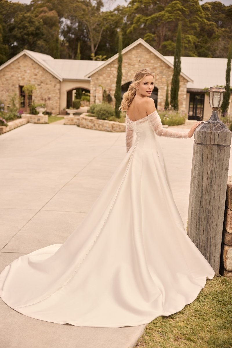 Wedding_Dress_Bridal_Gown_veil_Accessories_Los_Angeles_ForLove_Bridal-Monique-Lhuillier-pallas-Sima-Couture-Elysee-Vivienne-Westwood- Dana-Harel-Milla-Nova-La-Premiere-privee-loho-cinq-Sophia-Tolli-ines-di-santo-leah-da-gloria-rivini-oscar-de-la-renta-ysa-makino-eden-aharon-Mariana-Hardwick-Oksana-Mukha-Couture-Dana-Harel-Kyha-Nicole-Felicia-Enzoani-bridal-veils-best-bridal-store-in-los-angeles-enzoani-vera-wang-sarah-seven-Grace-Loves-Lace-lovely-bride-lilis-rachel-&-rose-liz-martinez-Dovita-bridal-minis