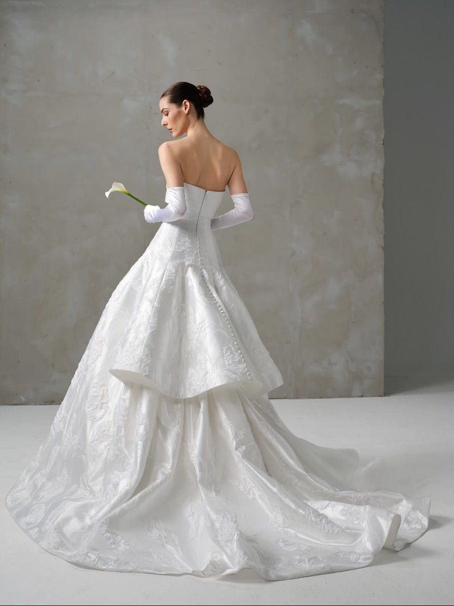Wedding_Dress_Bridal_Gown_veil_Accessories_Los_Angeles_ForLove_Bridal-Monique-Lhuillier-pallas-Sima-Couture-Elysee-Vivienne-Westwood- Dana-Harel-Milla-Nova-La-Premiere-privee-Muse-cinq-Sophia-Tolli-ines-di-santo-leah-da-gloria-rivini-oscar-de-la-renta-ysa-makino-eden-aharon-Mariana-Hardwick-Oksana-Mukha-Couture-Dana-Harel-Kyha-Nicole-Felicia-Enzoani-bridal-veils-best-bridal-store-in-los-angeles-enzoani-vera-wang-sarah-seven-Grace-Loves-Lace-lovely-bride-lilis-rachel-&-rose-liz-martinez-Dovita-bridal-minis