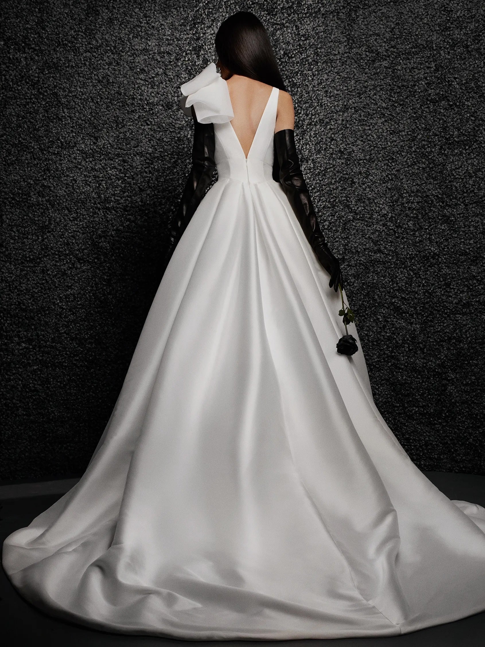 Wedding_Dress_Bridal_Gown_veil_Accessories_Los_Angeles_ForLove_Bridal-Monique-Lhuillier-pallas-Sima-Couture-Elysee-Vivienne-Westwood- Dana-Harel-Milla-Nova-La-Premiere-privee-loho-cinq-Sophia-Tolli-ines-di-santo-leah-da-gloria-rivini-oscar-de-la-renta-ysa-makino-eden-aharon-Mariana-Hardwick-Oksana-Mukha-Couture-Dana-Harel-Kyha-Nicole-Felicia-Enzoani-bridal-veils-best-bridal-store-in-los-angeles-enzoani-vera-wang-sarah-seven-Grace-Loves-Lace-lovely-bride-lilis-rachel-&-rose-liz-martinez-Dovita-bridal-minis
