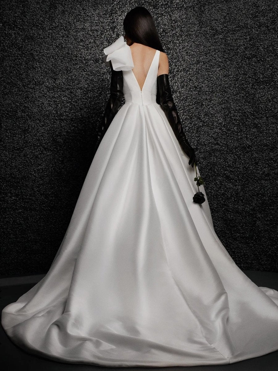 Wedding_Dress_Bridal_Gown_veil_Accessories_Los_Angeles_ForLove_Bridal-Monique-Lhuillier-pallas-Sima-Couture-Elysee-Vivienne-Westwood- Dana-Harel-Milla-Nova-La-Premiere-privee-loho-cinq-Sophia-Tolli-ines-di-santo-leah-da-gloria-rivini-oscar-de-la-renta-ysa-makino-eden-aharon-Mariana-Hardwick-Oksana-Mukha-Couture-Dana-Harel-Kyha-Nicole-Felicia-Enzoani-bridal-veils-best-bridal-store-in-los-angeles-enzoani-vera-wang-sarah-seven-Grace-Loves-Lace-lovely-bride-lilis-rachel-&-rose-liz-martinez-Dovita-bridal-minis