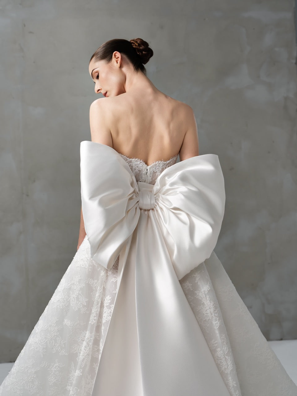 Wedding_Dress_Bridal_Gown_veil_Accessories_Los_Angeles_ForLove_Bridal-Monique-Lhuillier-pallas-Sima-Couture-Elysee-Vivienne-Westwood- Dana-Harel-Milla-Nova-La-Premiere-privee-Muse-cinq-Sophia-Tolli-ines-di-santo-leah-da-gloria-rivini-oscar-de-la-renta-ysa-makino-eden-aharon-Mariana-Hardwick-Oksana-Mukha-Couture-Dana-Harel-Kyha-Nicole-Felicia-Enzoani-bridal-veils-best-bridal-store-in-los-angeles-enzoani-vera-wang-sarah-seven-Grace-Loves-Lace-lovely-bride-lilis-rachel-&-rose-liz-martinez-Dovita-bridal-minis