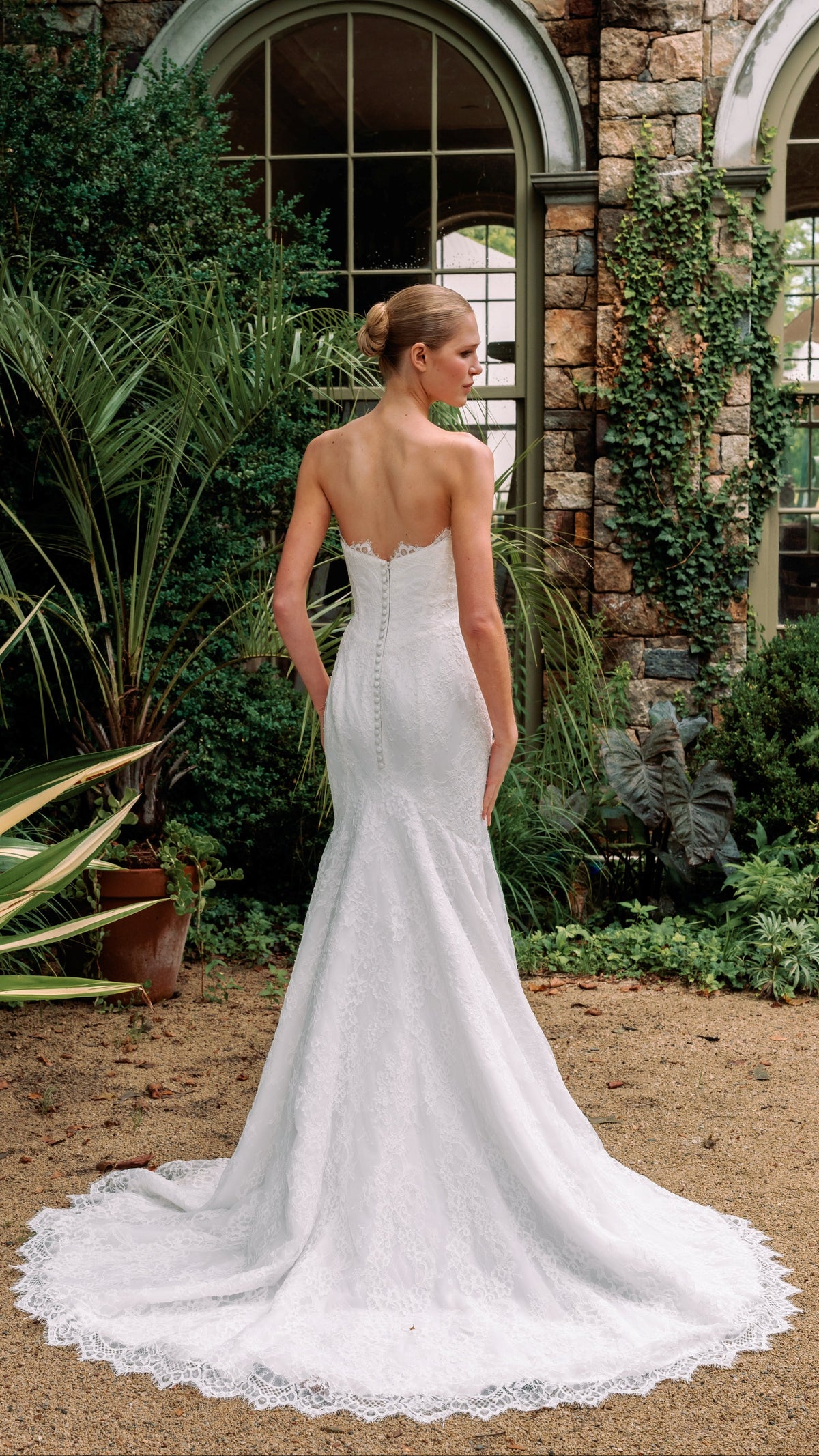 Wedding_Dress_Bridal_Gown_veil_Accessories_Los_Angeles_ForLove_Bridal-Monique-Lhuillier-pallas-Sima-Couture-Elysee-Vivienne-Westwood- Dana-Harel-Milla-Nova-La-Premiere-privee-Muse-cinq-Sophia-Tolli-ines-di-santo-leah-da-gloria-rivini-oscar-de-la-renta-ysa-makino-eden-aharon-Mariana-Hardwick-Oksana-Mukha-Couture-Dana-Harel-Kyha-Nicole-Felicia-Enzoani-bridal-veils-best-bridal-store-in-los-angeles-enzoani-vera-wang-sarah-seven-Grace-Loves-Lace-lovely-bride-lilis-rachel-&-rose-liz-martinez-Dovita-bridal-minis