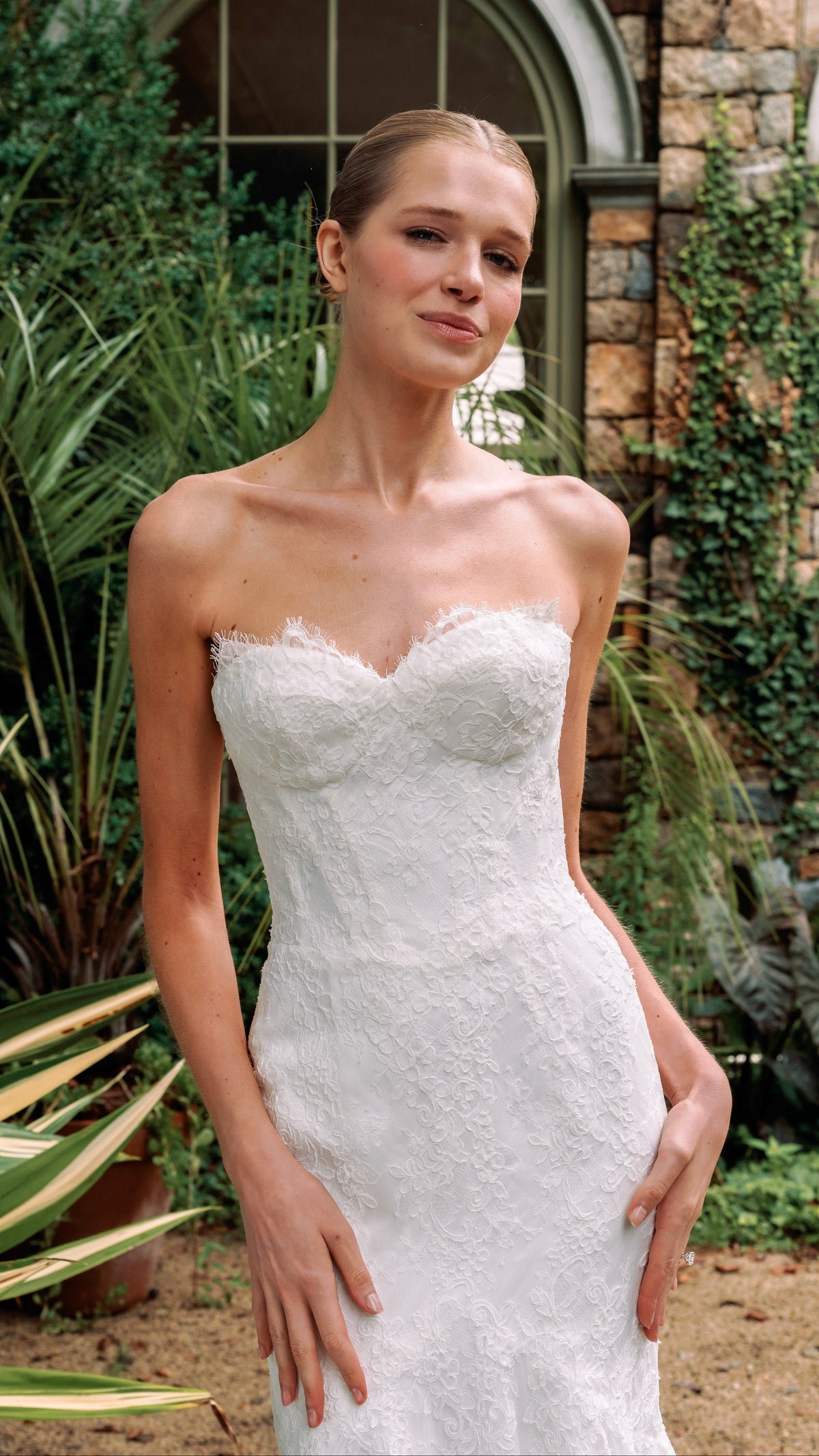 Wedding_Dress_Bridal_Gown_veil_Accessories_Los_Angeles_ForLove_Bridal-Monique-Lhuillier-pallas-Sima-Couture-Elysee-Vivienne-Westwood- Dana-Harel-Milla-Nova-La-Premiere-privee-Muse-cinq-Sophia-Tolli-ines-di-santo-leah-da-gloria-rivini-oscar-de-la-renta-ysa-makino-eden-aharon-Mariana-Hardwick-Oksana-Mukha-Couture-Dana-Harel-Kyha-Nicole-Felicia-Enzoani-bridal-veils-best-bridal-store-in-los-angeles-enzoani-vera-wang-sarah-seven-Grace-Loves-Lace-lovely-bride-lilis-rachel-&-rose-liz-martinez-Dovita-bridal-minis
