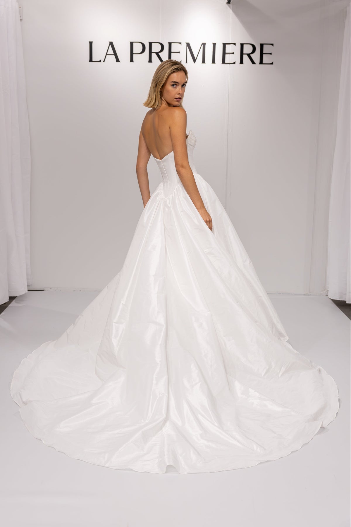 Wedding_Dress_Bridal_Gown_veil_Accessories_Los_Angeles_ForLove_Bridal-Monique-Lhuillier-pallas-Sima-Couture-Elysee-Vivienne-Westwood- Dana-Harel-Milla-Nova-La-Premiere-privee-Muse-cinq-Sophia-Tolli-ines-di-santo-leah-da-gloria-rivini-oscar-de-la-renta-ysa-makino-eden-aharon-Mariana-Hardwick-Oksana-Mukha-Couture-Dana-Harel-Kyha-Nicole-Felicia-Enzoani-bridal-veils-best-bridal-store-in-los-angeles-enzoani-vera-wang-sarah-seven-Grace-Loves-Lace-lovely-bride-lilis-rachel-&-rose-liz-martinez-Dovita-bridal-minis