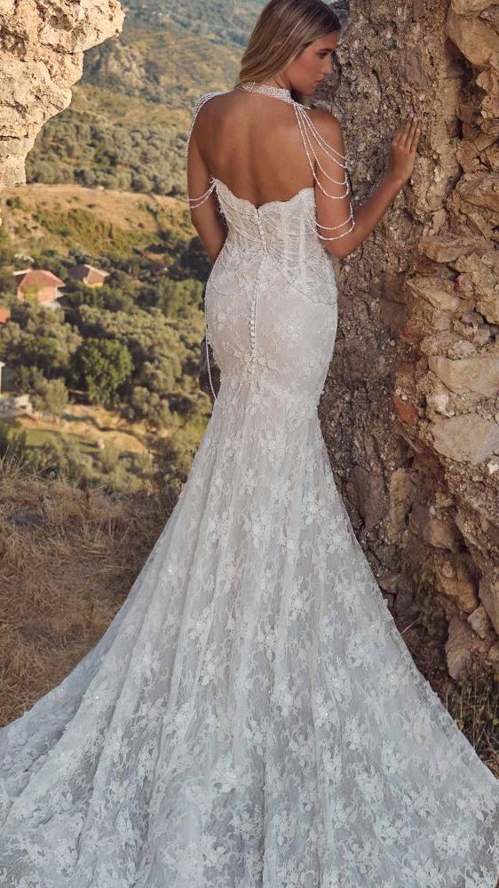 Wedding_Dress_Bridal_Gown_veil_Accessories_Los_Angeles_ForLove_Bridal-Monique-Lhuillier-pallas-Sima-Couture-Elysee-Vivienne-Westwood- Dana-Harel-Milla-Nova-La-Premiere-privee-loho-cinq-Sophia-Tolli-ines-di-santo-leah-da-gloria-rivini-oscar-de-la-renta-ysa-makino-eden-aharon-Mariana-Hardwick-Oksana-Mukha-Couture-Dana-Harel-Kyha-Nicole-Felicia-Enzoani-bridal-veils-best-bridal-store-in-los-angeles-enzoani-vera-wang-sarah-seven-Grace-Loves-Lace-lovely-bride-lilis-rachel-&-rose-liz-martinez-Dovita-bridal-minis