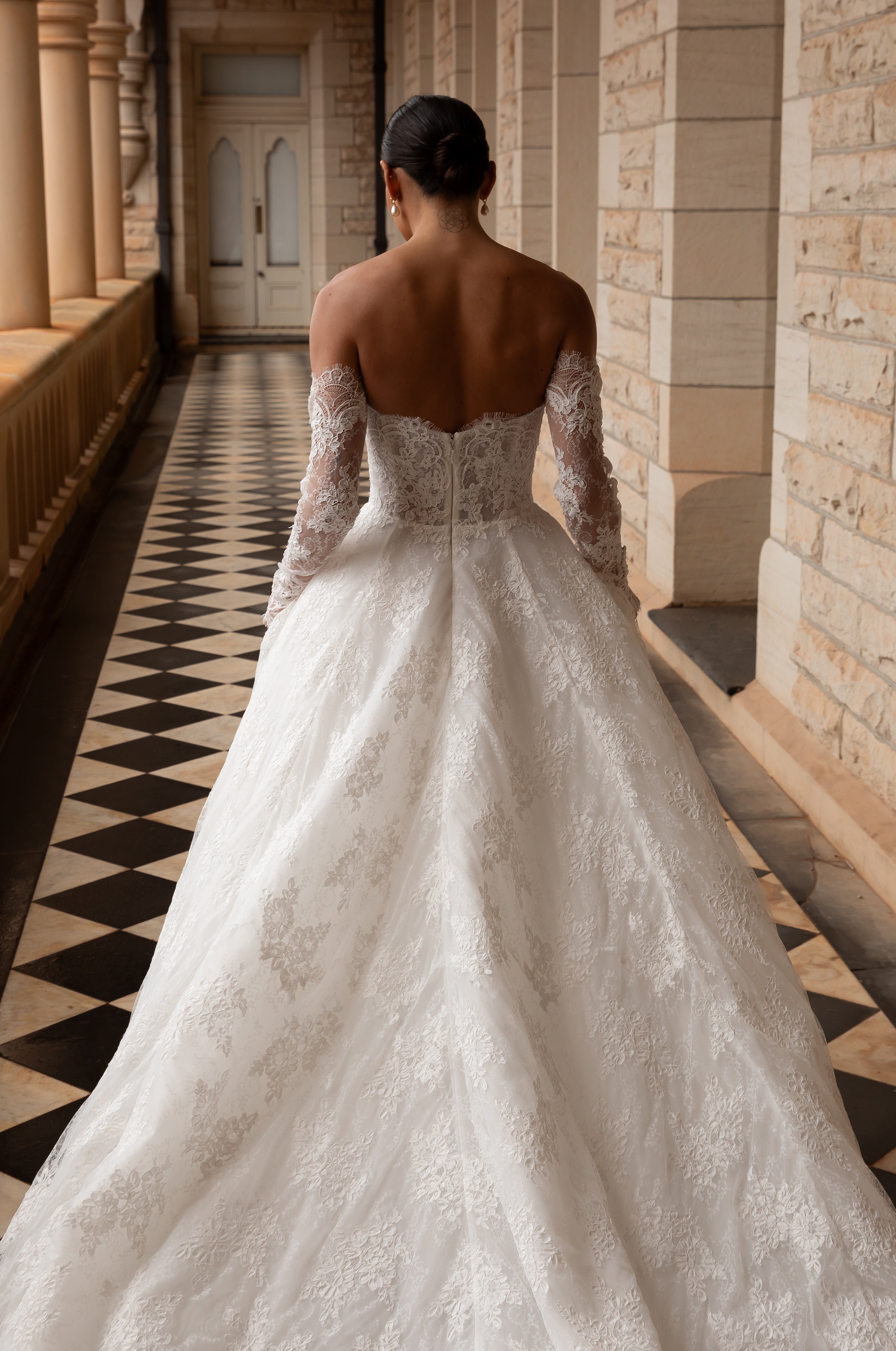 Wedding_Dress_Bridal_Gown_veil_Accessories_Los_Angeles_ForLove_Bridal-Monique-Lhuillier-pallas-Sima-Couture-Elysee-Vivienne-Westwood- Dana-Harel-Milla-Nova-La-Premiere-privee-loho-cinq-Sophia-Tolli-ines-di-santo-leah-da-gloria-rivini-oscar-de-la-renta-ysa-makino-eden-aharon-Mariana-Hardwick-Oksana-Mukha-Couture-Dana-Harel-Kyha-Nicole-Felicia-Enzoani-bridal-veils-best-bridal-store-in-los-angeles-enzoani-vera-wang-sarah-seven-Grace-Loves-Lace-lovely-bride-lilis-rachel-&-rose-liz-martinez-Dovita-bridal-minis