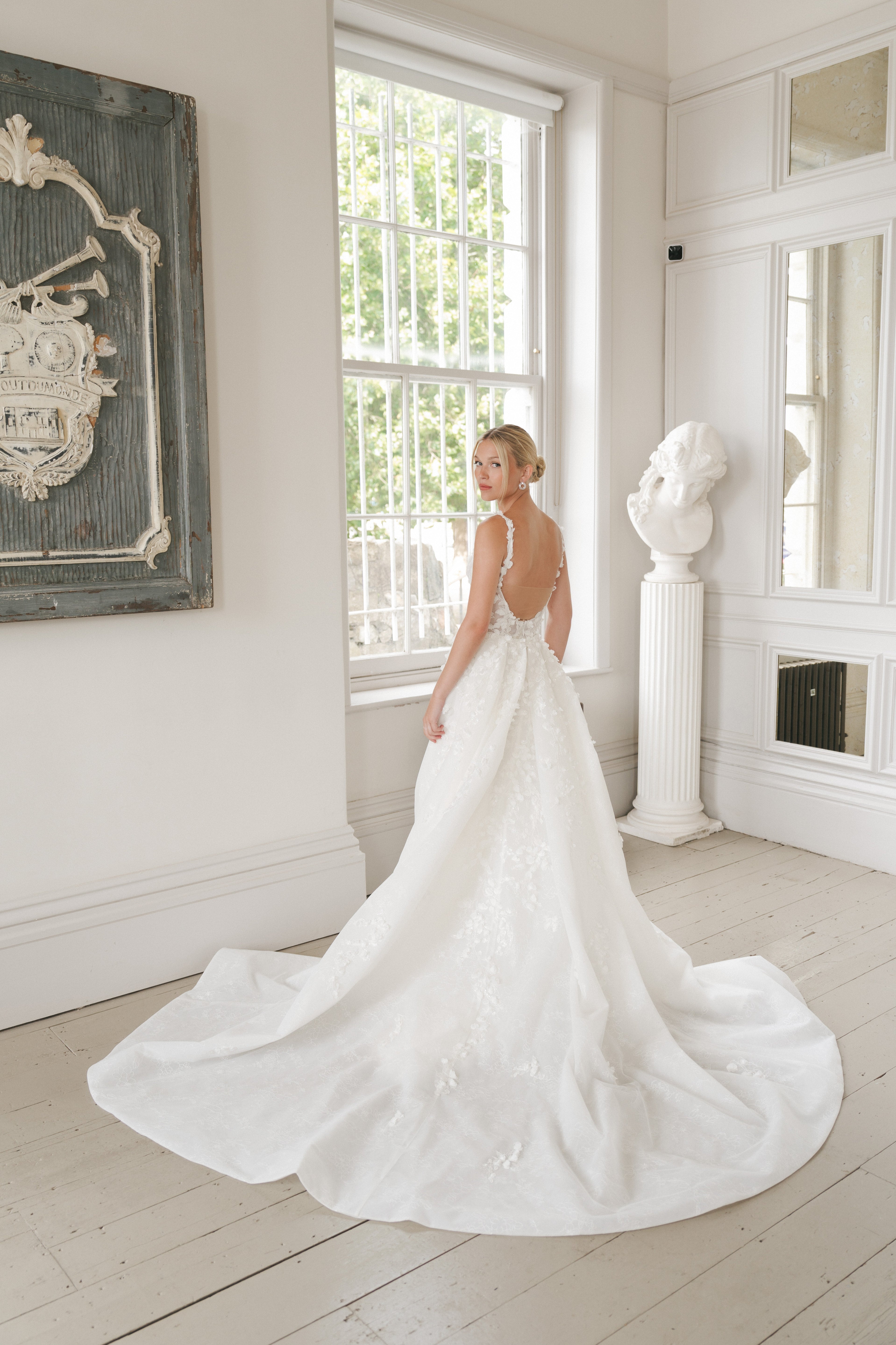 Wedding_Dress_Bridal_Gown_veil_Accessories_Los_Angeles_ForLove_Bridal-Monique-Lhuillier-pallas-Sima-Couture-Elysee-Vivienne-Westwood- Dana-Harel-Milla-Nova-La-Premiere-privee-loho-cinq-Sophia-Tolli-ines-di-santo-leah-da-gloria-rivini-oscar-de-la-renta-ysa-makino-eden-aharon-Mariana-Hardwick-Oksana-Mukha-Couture-Dana-Harel-Kyha-Nicole-Felicia-Enzoani-bridal-veils-best-bridal-store-in-los-angeles-enzoani-vera-wang-sarah-seven-Grace-Loves-Lace-lovely-bride-lilis-rachel-&-rose-liz-martinez-Dovita-bridal-minis