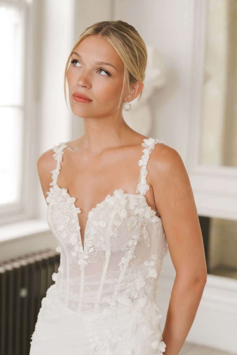 Wedding_Dress_Bridal_Gown_veil_Accessories_Los_Angeles_ForLove_Bridal-Monique-Lhuillier-pallas-Sima-Couture-Elysee-Vivienne-Westwood- Dana-Harel-Milla-Nova-La-Premiere-privee-loho-cinq-Sophia-Tolli-ines-di-santo-leah-da-gloria-rivini-oscar-de-la-renta-ysa-makino-eden-aharon-Mariana-Hardwick-Oksana-Mukha-Couture-Dana-Harel-Kyha-Nicole-Felicia-Enzoani-bridal-veils-best-bridal-store-in-los-angeles-enzoani-vera-wang-sarah-seven-Grace-Loves-Lace-lovely-bride-lilis-rachel-&-rose-liz-martinez-Dovita-bridal-minis