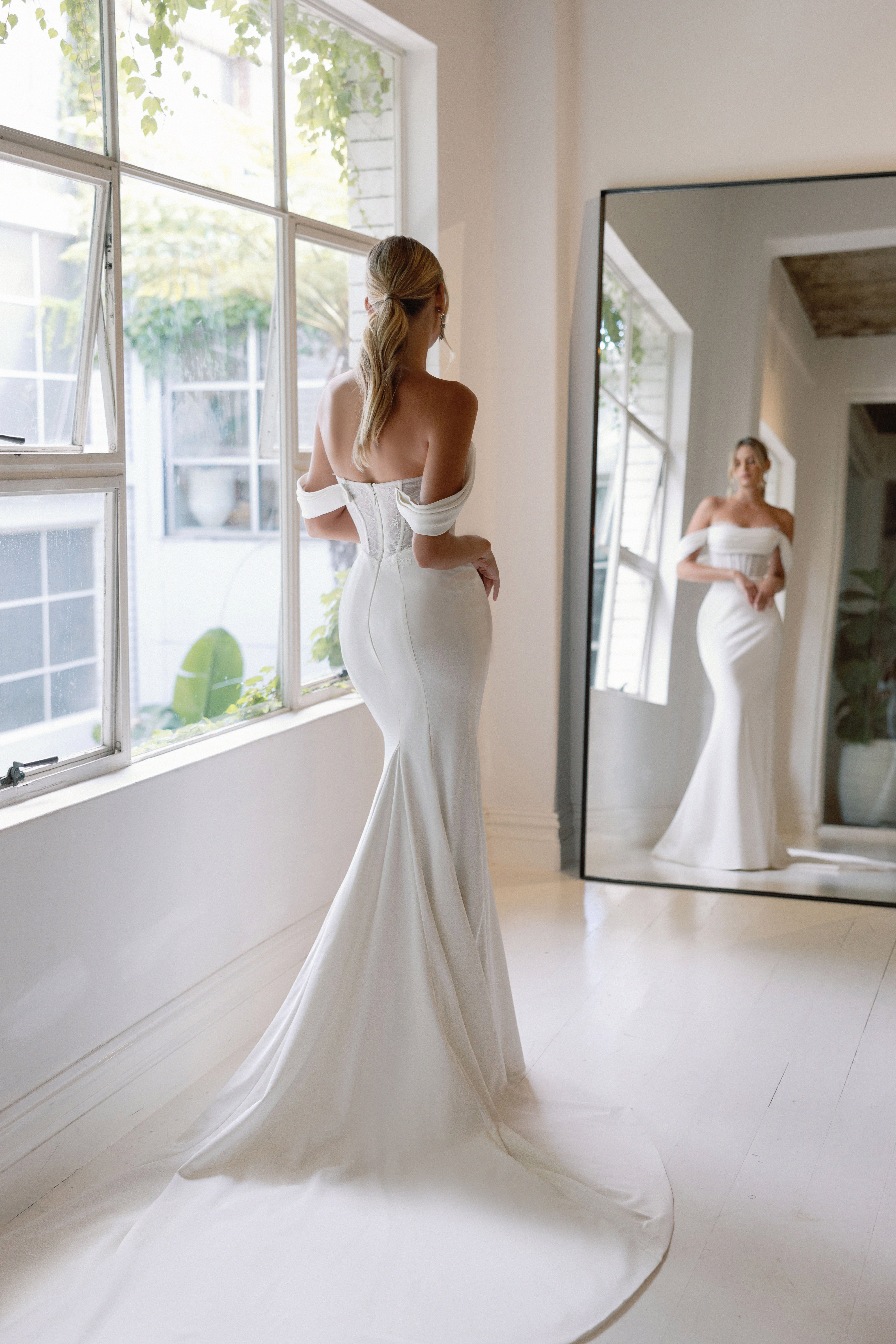 Wedding_Dress_Bridal_Gown_veil_Accessories_Los_Angeles_ForLove_Bridal-Monique-Lhuillier-pallas-Sima-Couture-Elysee-Vivienne-Westwood- Dana-Harel-Milla-Nova-La-Premiere-privee-loho-cinq-Sophia-Tolli-ines-di-santo-leah-da-gloria-rivini-oscar-de-la-renta-ysa-makino-eden-aharon-Mariana-Hardwick-Oksana-Mukha-Couture-Dana-Harel-Kyha-Nicole-Felicia-Enzoani-bridal-veils-best-bridal-store-in-los-angeles-enzoani-vera-wang-sarah-seven-Grace-Loves-Lace-lovely-bride-lilis-rachel-&-rose-liz-martinez-Dovita-bridal-minis