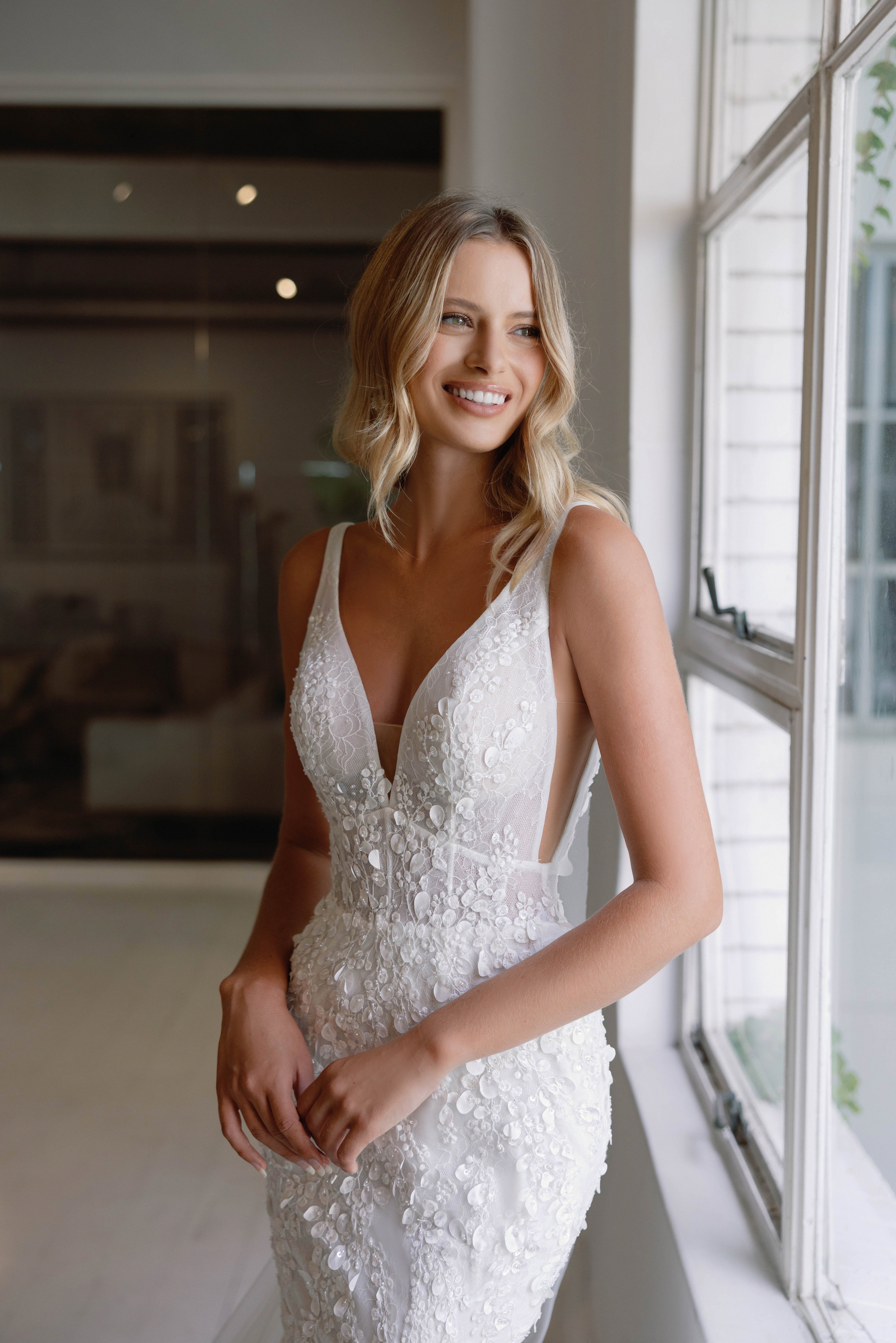 Wedding_Dress_Bridal_Gown_veil_Accessories_Los_Angeles_ForLove_Bridal-Monique-Lhuillier-pallas-Sima-Couture-Elysee-Vivienne-Westwood- Dana-Harel-Milla-Nova-La-Premiere-privee-loho-cinq-Sophia-Tolli-ines-di-santo-leah-da-gloria-rivini-oscar-de-la-renta-ysa-makino-eden-aharon-Mariana-Hardwick-Oksana-Mukha-Couture-Dana-Harel-Kyha-Nicole-Felicia-Enzoani-bridal-veils-best-bridal-store-in-los-angeles-enzoani-vera-wang-sarah-seven-Grace-Loves-Lace-lovely-bride-lilis-rachel-&-rose-liz-martinez-Dovita-bridal-minis