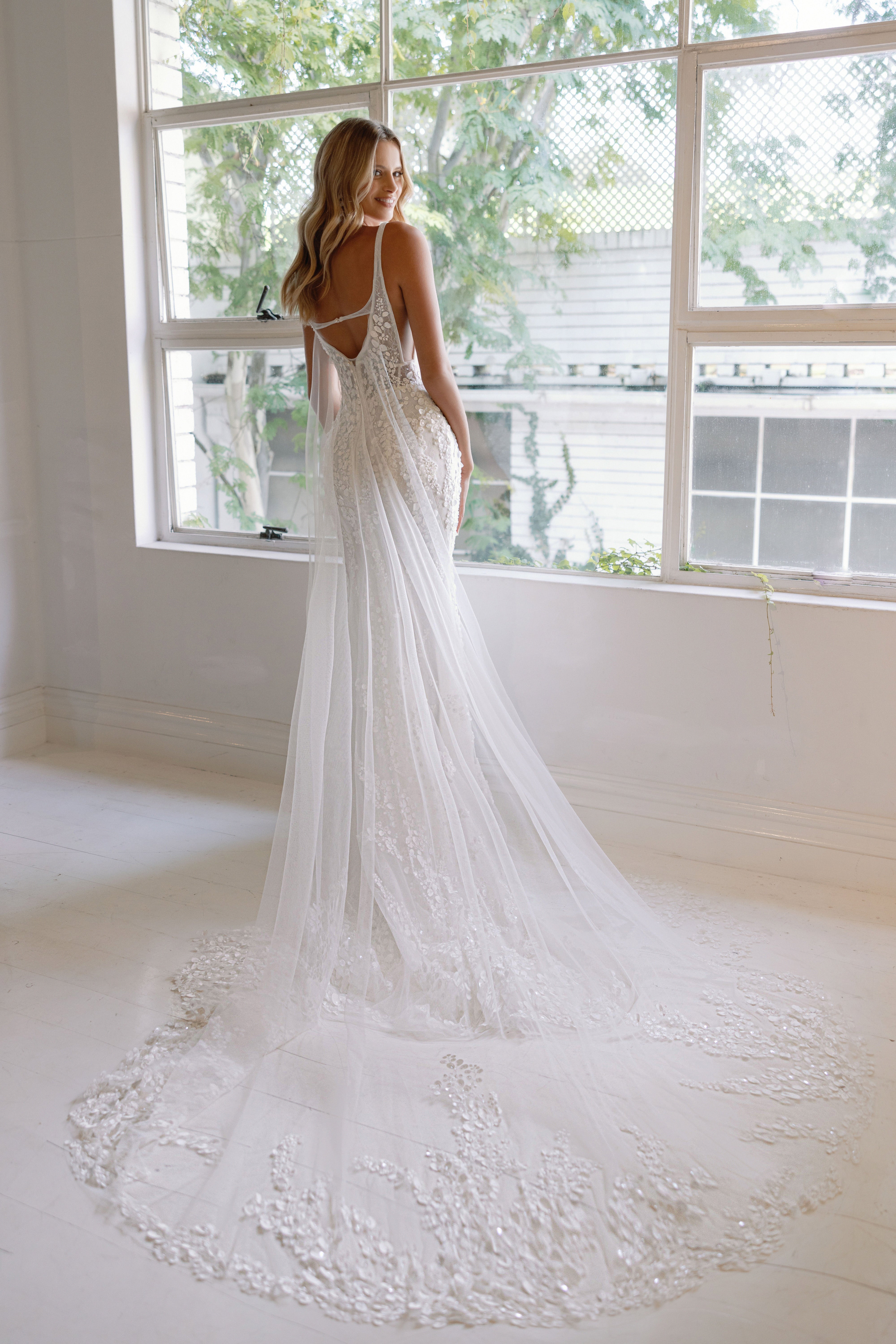 Wedding_Dress_Bridal_Gown_veil_Accessories_Los_Angeles_ForLove_Bridal-Monique-Lhuillier-pallas-Sima-Couture-Elysee-Vivienne-Westwood- Dana-Harel-Milla-Nova-La-Premiere-privee-loho-cinq-Sophia-Tolli-ines-di-santo-leah-da-gloria-rivini-oscar-de-la-renta-ysa-makino-eden-aharon-Mariana-Hardwick-Oksana-Mukha-Couture-Dana-Harel-Kyha-Nicole-Felicia-Enzoani-bridal-veils-best-bridal-store-in-los-angeles-enzoani-vera-wang-sarah-seven-Grace-Loves-Lace-lovely-bride-lilis-rachel-&-rose-liz-martinez-Dovita-bridal-minis