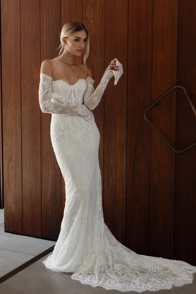Wedding_Dress_Bridal_Gown_veil_Accessories_Los_Angeles_ForLove_Bridal-Monique-Lhuillier-pallas-Sima-Couture-Elysee-Vivienne-Westwood- Dana-Harel-Milla-Nova-La-Premiere-privee-loho-cinq-Sophia-Tolli-ines-di-santo-leah-da-gloria-rivini-oscar-de-la-renta-ysa-makino-eden-aharon-Mariana-Hardwick-Oksana-Mukha-Couture-Dana-Harel-Kyha-Nicole-Felicia-Enzoani-bridal-veils-best-bridal-store-in-los-angeles-enzoani-vera-wang-sarah-seven-Grace-Loves-Lace-lovely-bride-lilis-rachel-&-rose-liz-martinez-Dovita-bridal-minis
