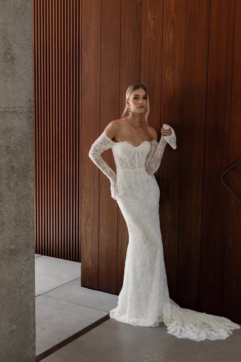 Wedding_Dress_Bridal_Gown_veil_Accessories_Los_Angeles_ForLove_Bridal-Monique-Lhuillier-pallas-Sima-Couture-Elysee-Vivienne-Westwood- Dana-Harel-Milla-Nova-La-Premiere-privee-loho-cinq-Sophia-Tolli-ines-di-santo-leah-da-gloria-rivini-oscar-de-la-renta-ysa-makino-eden-aharon-Mariana-Hardwick-Oksana-Mukha-Couture-Dana-Harel-Kyha-Nicole-Felicia-Enzoani-bridal-veils-best-bridal-store-in-los-angeles-enzoani-vera-wang-sarah-seven-Grace-Loves-Lace-lovely-bride-lilis-rachel-&-rose-liz-martinez-Dovita-bridal-minis