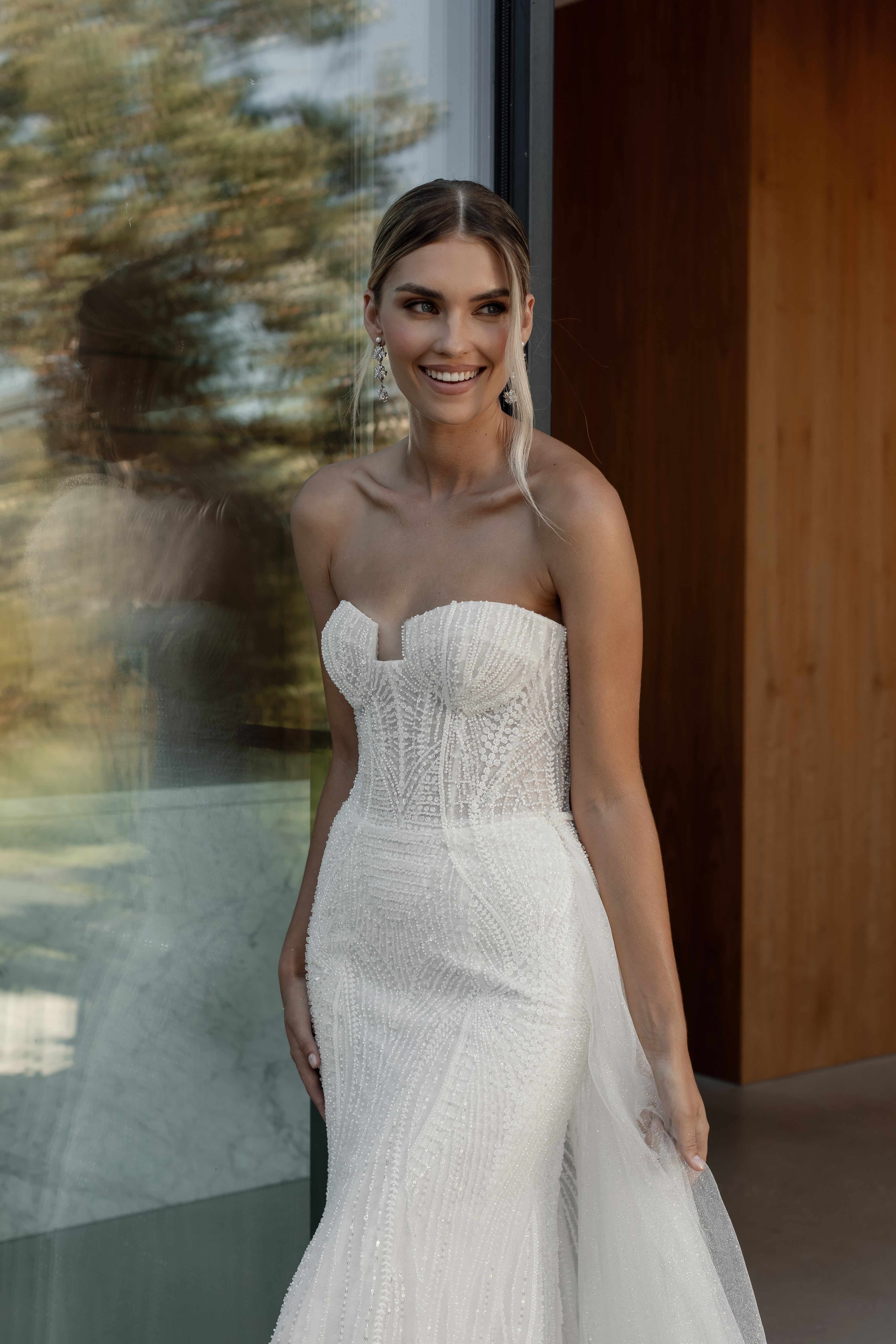 Wedding_Dress_Bridal_Gown_veil_Accessories_Los_Angeles_ForLove_Bridal-Monique-Lhuillier-pallas-Sima-Couture-Elysee-Vivienne-Westwood- Dana-Harel-Milla-Nova-La-Premiere-privee-loho-cinq-Sophia-Tolli-ines-di-santo-leah-da-gloria-rivini-oscar-de-la-renta-ysa-makino-eden-aharon-Mariana-Hardwick-Oksana-Mukha-Couture-Dana-Harel-Kyha-Nicole-Felicia-Enzoani-bridal-veils-best-bridal-store-in-los-angeles-enzoani-vera-wang-sarah-seven-Grace-Loves-Lace-lovely-bride-lilis-rachel-&-rose-liz-martinez-Dovita-bridal-minis