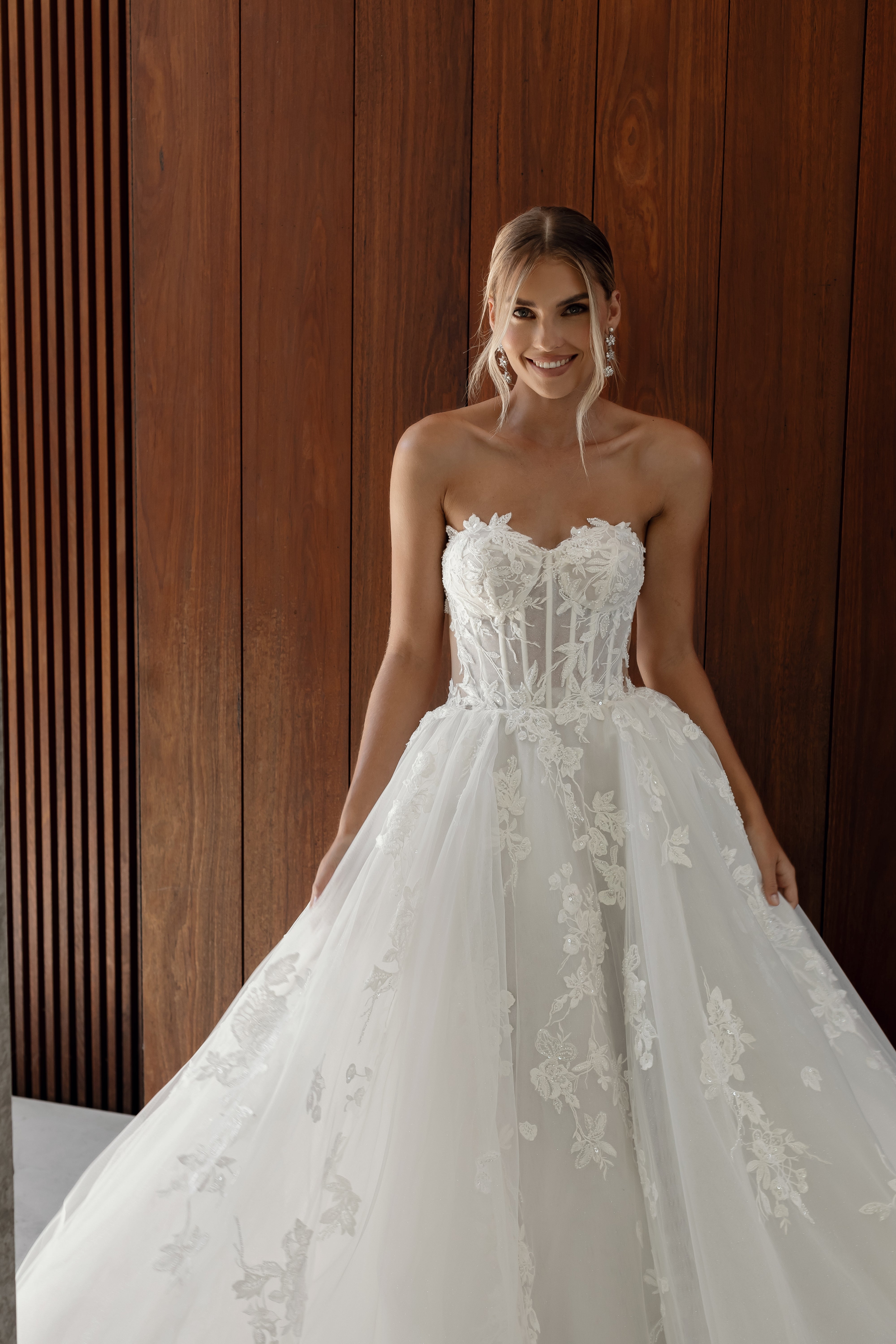 Wedding_Dress_Bridal_Gown_veil_Accessories_Los_Angeles_ForLove_Bridal-Monique-Lhuillier-pallas-Sima-Couture-Elysee-Vivienne-Westwood- Dana-Harel-Milla-Nova-La-Premiere-privee-loho-cinq-Sophia-Tolli-ines-di-santo-leah-da-gloria-rivini-oscar-de-la-renta-ysa-makino-eden-aharon-Mariana-Hardwick-Oksana-Mukha-Couture-Dana-Harel-Kyha-Nicole-Felicia-Enzoani-bridal-veils-best-bridal-store-in-los-angeles-enzoani-vera-wang-sarah-seven-Grace-Loves-Lace-lovely-bride-lilis-rachel-&-rose-liz-martinez-Dovita-bridal-minis