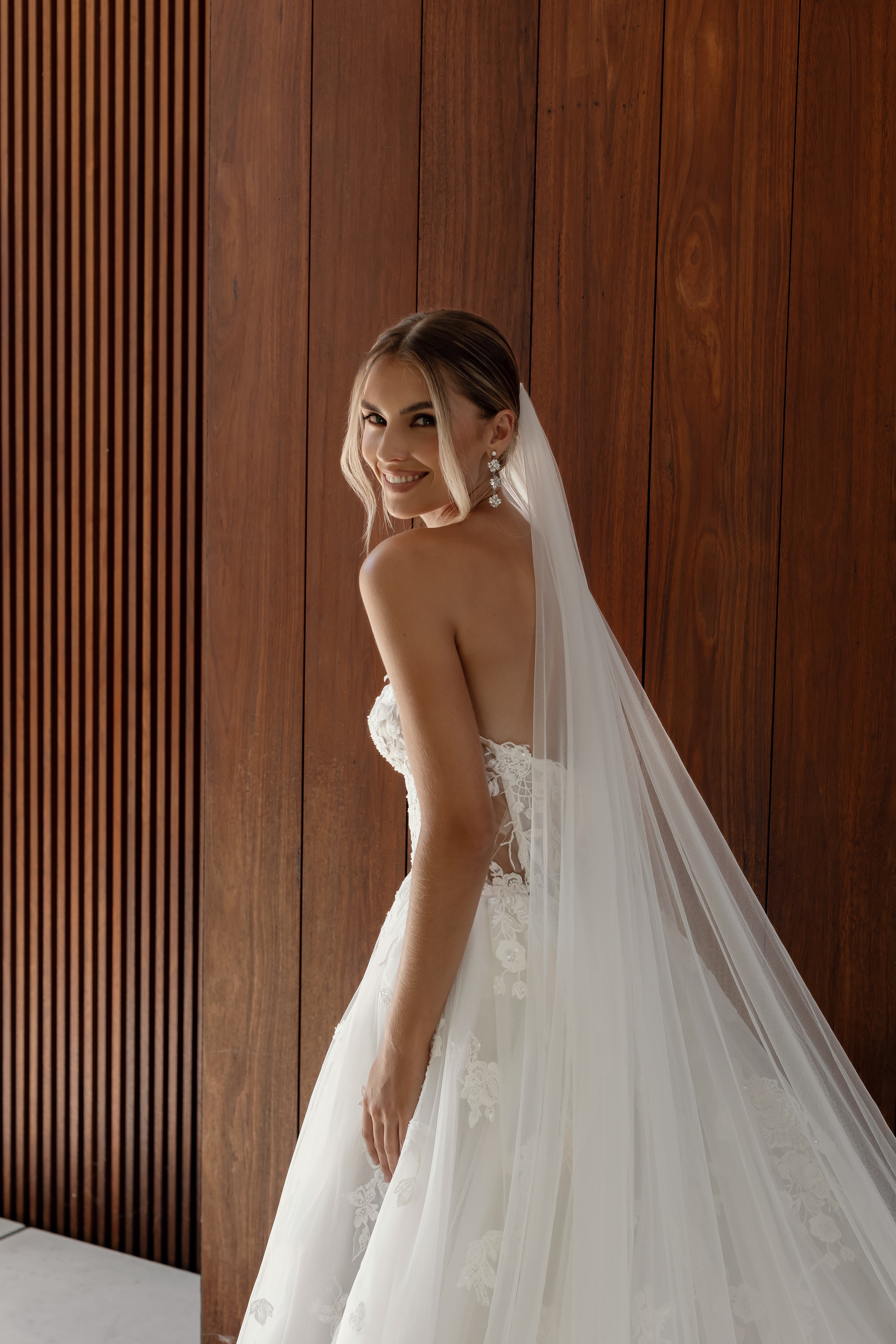 Wedding_Dress_Bridal_Gown_veil_Accessories_Los_Angeles_ForLove_Bridal-Monique-Lhuillier-pallas-Sima-Couture-Elysee-Vivienne-Westwood- Dana-Harel-Milla-Nova-La-Premiere-privee-loho-cinq-Sophia-Tolli-ines-di-santo-leah-da-gloria-rivini-oscar-de-la-renta-ysa-makino-eden-aharon-Mariana-Hardwick-Oksana-Mukha-Couture-Dana-Harel-Kyha-Nicole-Felicia-Enzoani-bridal-veils-best-bridal-store-in-los-angeles-enzoani-vera-wang-sarah-seven-Grace-Loves-Lace-lovely-bride-lilis-rachel-&-rose-liz-martinez-Dovita-bridal-minis