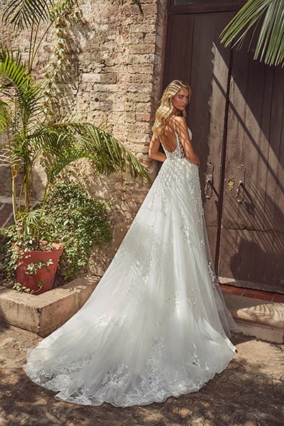 Wedding_Dress_Bridal_Gown_veil_Accessories_Los_Angeles_ForLove_Bridal-Monique-Lhuillier-pallas-Sima-Couture-Elysee-Vivienne-Westwood- Dana-Harel-Milla-Nova-La-Premiere-privee-loho-cinq-Sophia-Tolli-ines-di-santo-leah-da-gloria-rivini-oscar-de-la-renta-ysa-makino-eden-aharon-Mariana-Hardwick-Oksana-Mukha-Couture-Dana-Harel-Kyha-Nicole-Felicia-Enzoani-bridal-veils-best-bridal-store-in-los-angeles-enzoani-vera-wang-sarah-seven-Grace-Loves-Lace-lovely-bride-lilis-rachel-&-rose-liz-martinez-Dovita-bridal-minis