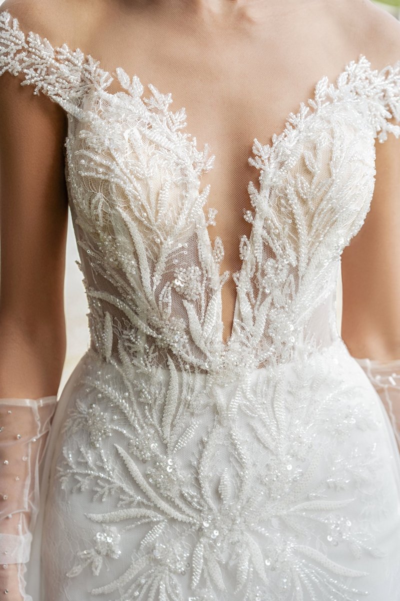 Wedding_Dress_Bridal_Gown_veil_Accessories_Los_Angeles_ForLove_Bridal-Monique-Lhuillier-pallas-Sima-Couture-Elysee-Vivienne-Westwood- Dana-Harel-Milla-Nova-La-Premiere-privee-loho-cinq-Sophia-Tolli-ines-di-santo-leah-da-gloria-rivini-oscar-de-la-renta-ysa-makino-eden-aharon-Mariana-Hardwick-Oksana-Mukha-Couture-Dana-Harel-Kyha-Nicole-Felicia-Enzoani-bridal-veils-best-bridal-store-in-los-angeles-enzoani-vera-wang-sarah-seven-Grace-Loves-Lace-lovely-bride-lilis-rachel-&-rose-liz-martinez-Dovita-bridal-minis