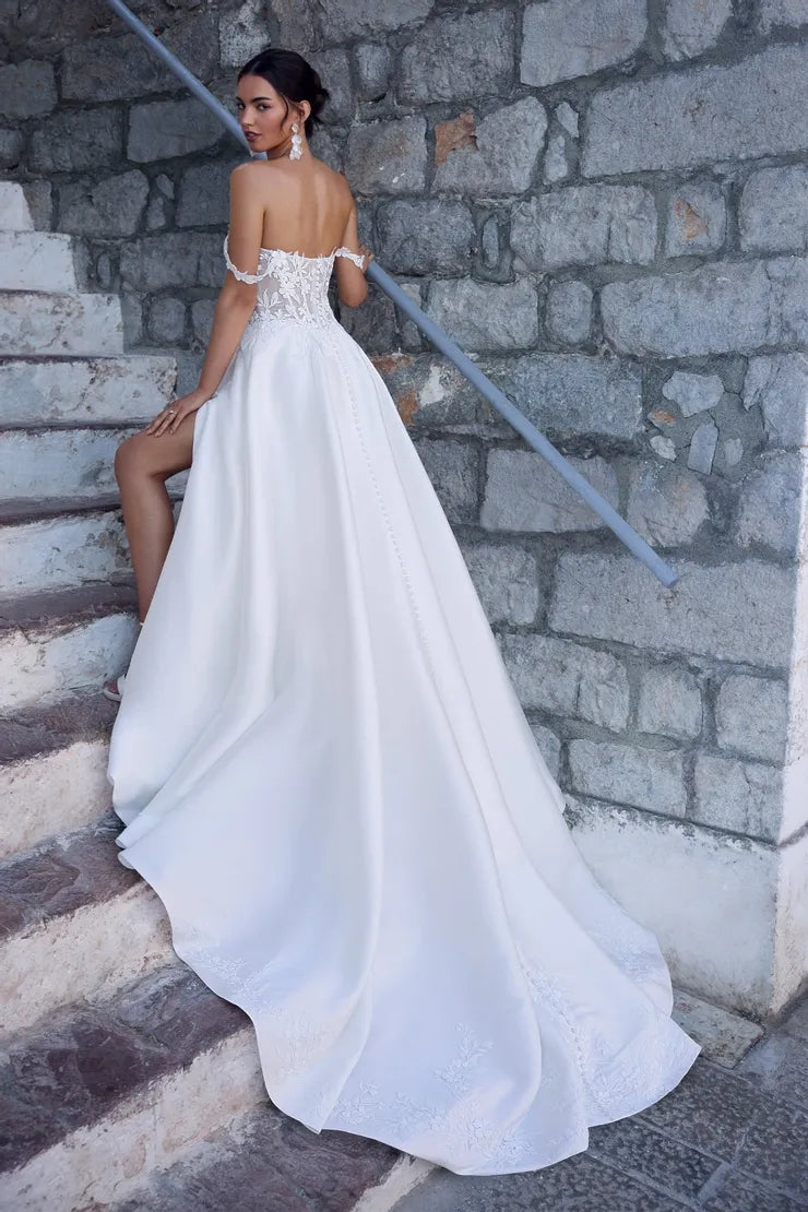 Wedding_Dress_Bridal_Gown_veil_Accessories_Los_Angeles_ForLove_Bridal-Monique-Lhuillier-pallas-Sima-Couture-Elysee-Vivienne-Westwood- Dana-Harel-Milla-Nova-La-Premiere-privee-loho-cinq-Sophia-Tolli-ines-di-santo-leah-da-gloria-rivini-oscar-de-la-renta-ysa-makino-eden-aharon-Mariana-Hardwick-Oksana-Mukha-Couture-Dana-Harel-Kyha-Nicole-Felicia-Enzoani-bridal-veils-best-bridal-store-in-los-angeles-enzoani-vera-wang-sarah-seven-Grace-Loves-Lace-lovely-bride-lilis-rachel-&-rose-liz-martinez-Dovita-bridal-minis