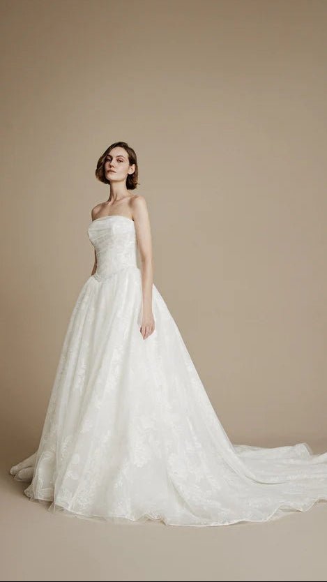 Wedding_Dress_Bridal_Gown_veil_Accessories_Los_Angeles_ForLove_Bridal-Monique-Lhuillier-pallas-Sima-Couture-Elysee-Vivienne-Westwood- Dana-Harel-Milla-Nova-La-Premiere-privee-loho-cinq-Sophia-Tolli-ines-di-santo-leah-da-gloria-rivini-oscar-de-la-renta-ysa-makino-eden-aharon-Mariana-Hardwick-Oksana-Mukha-Couture-Dana-Harel-Kyha-Nicole-Felicia-Enzoani-bridal-veils-best-bridal-store-in-los-angeles-enzoani-vera-wang-sarah-seven-Grace-Loves-Lace-lovely-bride-lilis-rachel-&-rose-liz-martinez-Dovita-bridal-minis