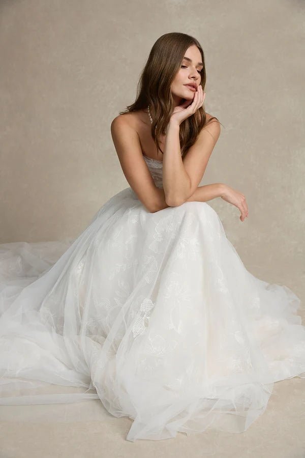 Wedding_Dress_Bridal_Gown_veil_Accessories_Los_Angeles_ForLove_Bridal-Monique-Lhuillier-pallas-Sima-Couture-Elysee-Vivienne-Westwood- Dana-Harel-Milla-Nova-La-Premiere-privee-loho-cinq-Sophia-Tolli-ines-di-santo-leah-da-gloria-rivini-oscar-de-la-renta-ysa-makino-eden-aharon-Mariana-Hardwick-Oksana-Mukha-Couture-Dana-Harel-Kyha-Nicole-Felicia-Enzoani-bridal-veils-best-bridal-store-in-los-angeles-enzoani-vera-wang-sarah-seven-Grace-Loves-Lace-lovely-bride-lilis-rachel-&-rose-liz-martinez-Dovita-bridal-minis