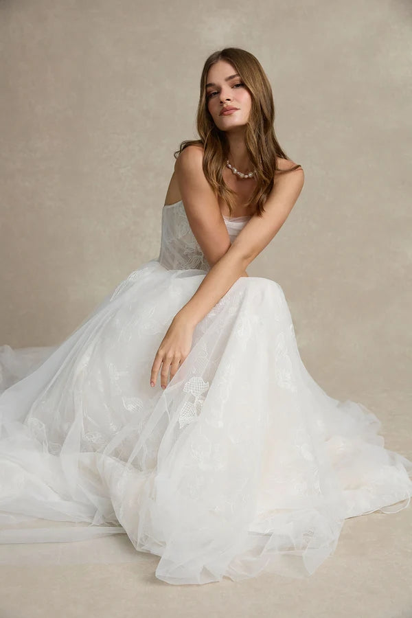 Wedding_Dress_Bridal_Gown_veil_Accessories_Los_Angeles_ForLove_Bridal-Monique-Lhuillier-pallas-Sima-Couture-Elysee-Vivienne-Westwood- Dana-Harel-Milla-Nova-La-Premiere-privee-loho-cinq-Sophia-Tolli-ines-di-santo-leah-da-gloria-rivini-oscar-de-la-renta-ysa-makino-eden-aharon-Mariana-Hardwick-Oksana-Mukha-Couture-Dana-Harel-Kyha-Nicole-Felicia-Enzoani-bridal-veils-best-bridal-store-in-los-angeles-enzoani-vera-wang-sarah-seven-Grace-Loves-Lace-lovely-bride-lilis-rachel-&-rose-liz-martinez-Dovita-bridal-minis