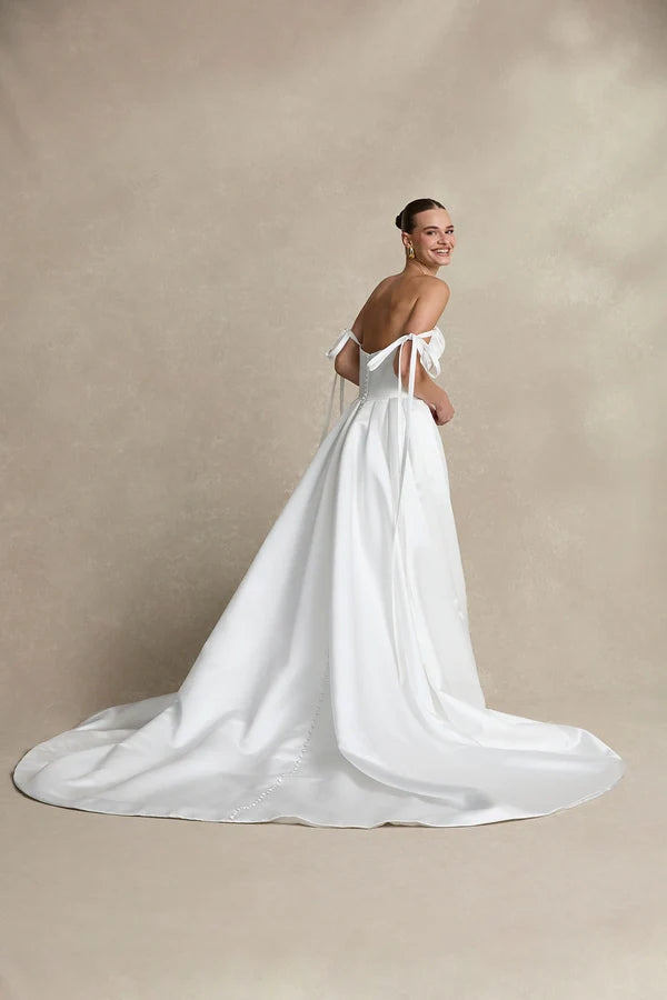 Wedding_Dress_Bridal_Gown_veil_Accessories_Los_Angeles_ForLove_Bridal-Monique-Lhuillier-pallas-Sima-Couture-Elysee-Vivienne-Westwood- Dana-Harel-Milla-Nova-La-Premiere-privee-loho-cinq-Sophia-Tolli-ines-di-santo-leah-da-gloria-rivini-oscar-de-la-renta-ysa-makino-eden-aharon-Mariana-Hardwick-Oksana-Mukha-Couture-Dana-Harel-Kyha-Nicole-Felicia-Enzoani-bridal-veils-best-bridal-store-in-los-angeles-enzoani-vera-wang-sarah-seven-Grace-Loves-Lace-lovely-bride-lilis-rachel-&-rose-liz-martinez-Dovita-bridal-minis