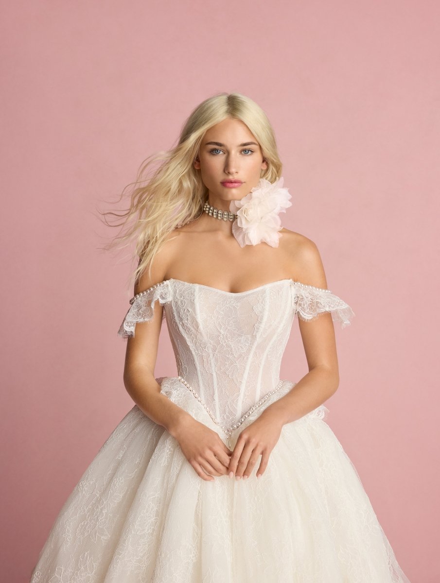 Wedding_Dress_Bridal_Gown_veil_Accessories_Los_Angeles_ForLove_Bridal-Monique-Lhuillier-pallas-Sima-Couture-Elysee-Vivienne-Westwood- Dana-Harel-Milla-Nova-La-Premiere-privee-loho-cinq-Sophia-Tolli-ines-di-santo-leah-da-gloria-rivini-oscar-de-la-renta-ysa-makino-eden-aharon-Mariana-Hardwick-Oksana-Mukha-Couture-Dana-Harel-Kyha-Nicole-Felicia-Enzoani-bridal-veils-best-bridal-store-in-los-angeles-enzoani-vera-wang-sarah-seven-Grace-Loves-Lace-lovely-bride-lilis-rachel-&-rose-liz-martinez-Dovita-bridal-minis