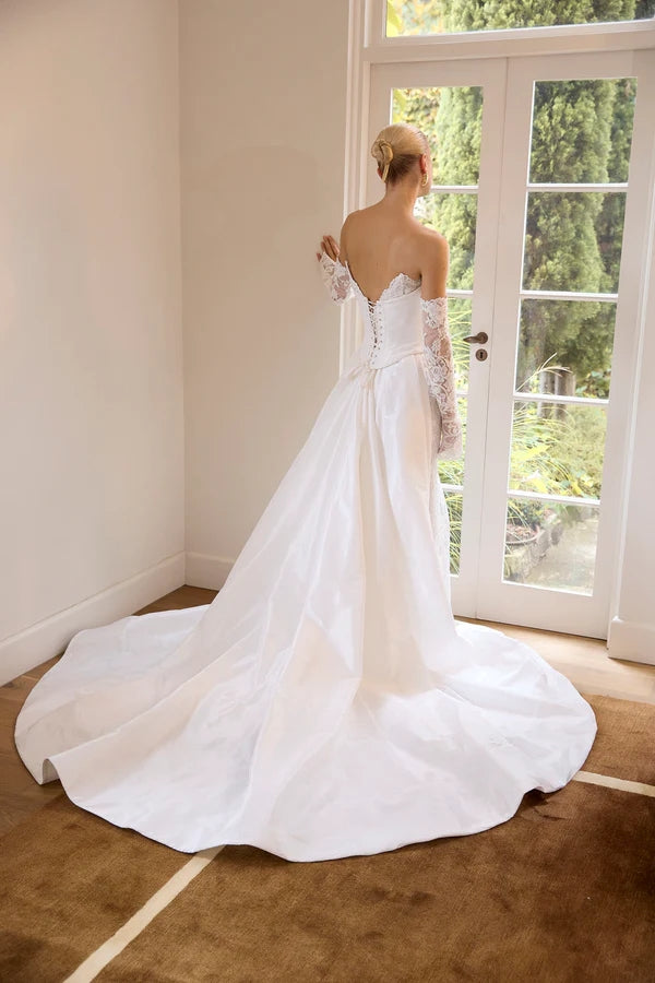 Wedding_Dress_Bridal_Gown_veil_Accessories_Los_Angeles_ForLove_Bridal-Monique-Lhuillier-pallas-Sima-Couture-Elysee-Vivienne-Westwood- Dana-Harel-Milla-Nova-La-Premiere-privee-loho-cinq-Sophia-Tolli-ines-di-santo-leah-da-gloria-rivini-oscar-de-la-renta-ysa-makino-eden-aharon-Mariana-Hardwick-Oksana-Mukha-Couture-Dana-Harel-Kyha-Nicole-Felicia-Enzoani-bridal-veils-best-bridal-store-in-los-angeles-enzoani-vera-wang-sarah-seven-Grace-Loves-Lace-lovely-bride-lilis-rachel-&-rose-liz-martinez-Dovita-bridal-minis