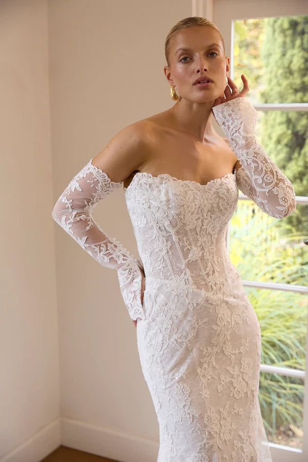Wedding_Dress_Bridal_Gown_veil_Accessories_Los_Angeles_ForLove_Bridal-Monique-Lhuillier-pallas-Sima-Couture-Elysee-Vivienne-Westwood- Dana-Harel-Milla-Nova-La-Premiere-privee-loho-cinq-Sophia-Tolli-ines-di-santo-leah-da-gloria-rivini-oscar-de-la-renta-ysa-makino-eden-aharon-Mariana-Hardwick-Oksana-Mukha-Couture-Dana-Harel-Kyha-Nicole-Felicia-Enzoani-bridal-veils-best-bridal-store-in-los-angeles-enzoani-vera-wang-sarah-seven-Grace-Loves-Lace-lovely-bride-lilis-rachel-&-rose-liz-martinez-Dovita-bridal-minis