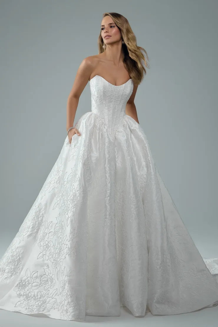 Wedding_Dress_Bridal_Gown_veil_Accessories_Los_Angeles_ForLove_Bridal-Monique-Lhuillier-pallas-Sima-Couture-Elysee-Vivienne-Westwood- Dana-Harel-Milla-Nova-La-Premiere-privee-Muse-cinq-Sophia-Tolli-ines-di-santo-leah-da-gloria-rivini-oscar-de-la-renta-ysa-makino-eden-aharon-Mariana-Hardwick-Oksana-Mukha-Couture-Dana-Harel-Kyha-Nicole-Felicia-Enzoani-bridal-veils-best-bridal-store-in-los-angeles-enzoani-vera-wang-sarah-seven-Grace-Loves-Lace-lovely-bride-lilis-rachel-&-rose-liz-martinez-Dovita-bridal-minis