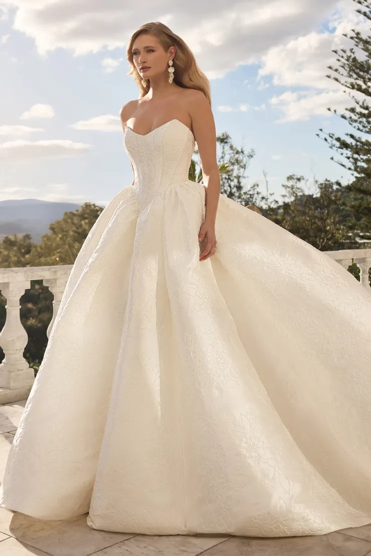 Wedding_Dress_Bridal_Gown_veil_Accessories_Los_Angeles_ForLove_Bridal-Monique-Lhuillier-pallas-Sima-Couture-Elysee-Vivienne-Westwood- Dana-Harel-Milla-Nova-La-Premiere-privee-Muse-cinq-Sophia-Tolli-ines-di-santo-leah-da-gloria-rivini-oscar-de-la-renta-ysa-makino-eden-aharon-Mariana-Hardwick-Oksana-Mukha-Couture-Dana-Harel-Kyha-Nicole-Felicia-Enzoani-bridal-veils-best-bridal-store-in-los-angeles-enzoani-vera-wang-sarah-seven-Grace-Loves-Lace-lovely-bride-lilis-rachel-&-rose-liz-martinez-Dovita-bridal-minis